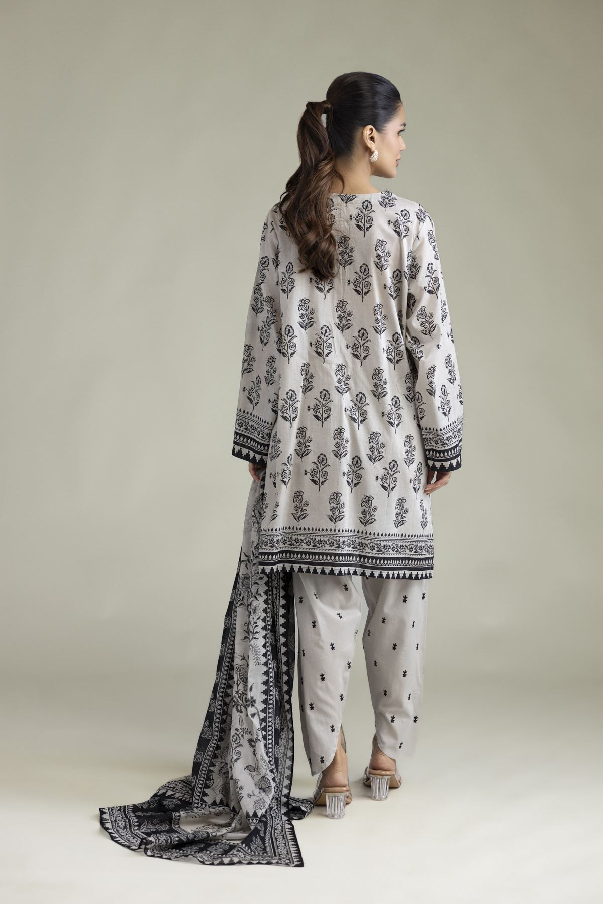 Embroidered Lawn Lawn Tailored 3-Piece - 8-26-303-A-C1-VG