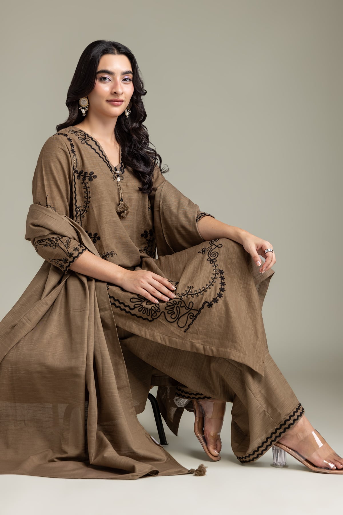 Embroidered Light Khaddar Kurta - 2-26-202-A-D-VG