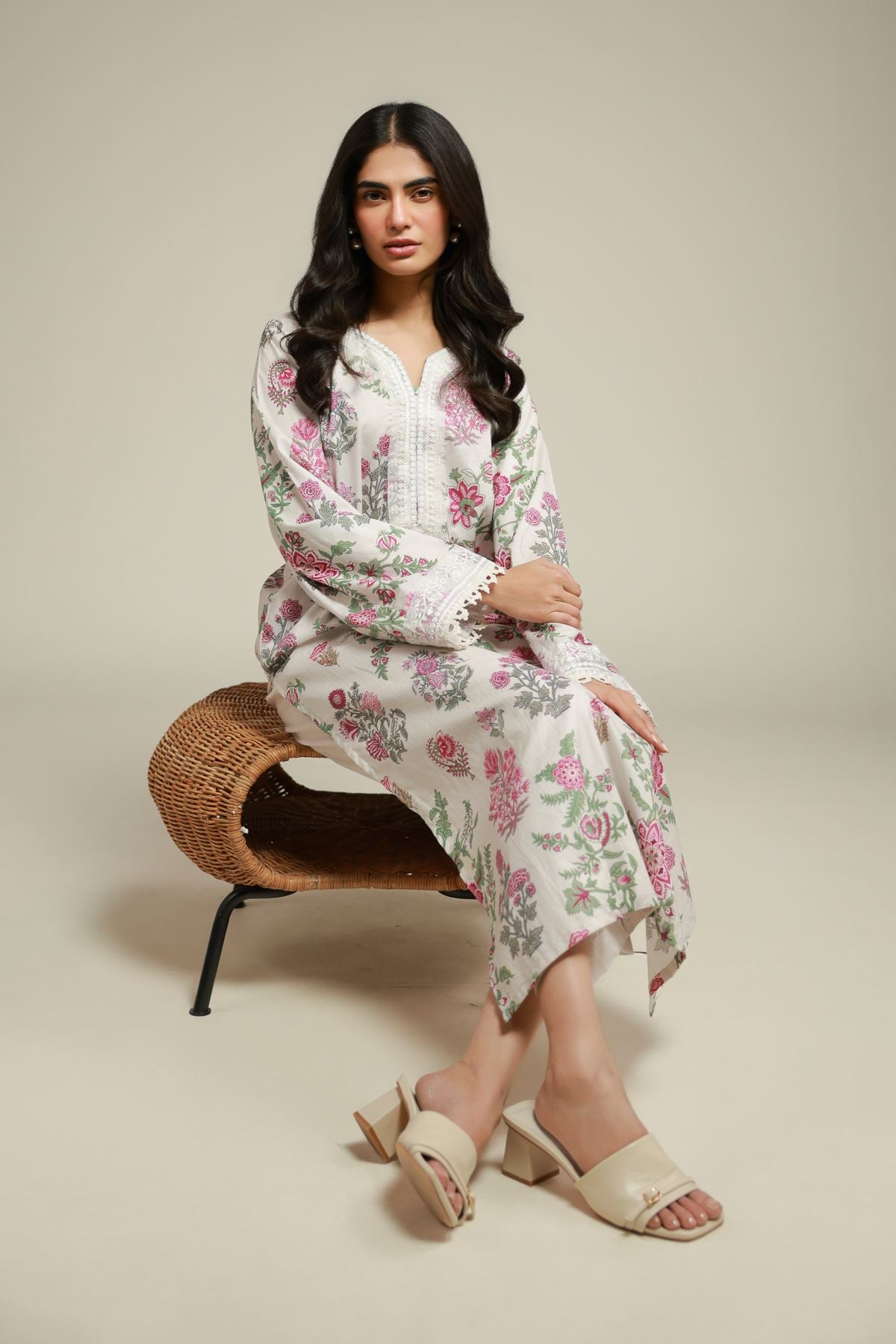 Embroidered Textured Lawn 2-Piece Tailored Lawn - T-A22-26-112FH1-VG
