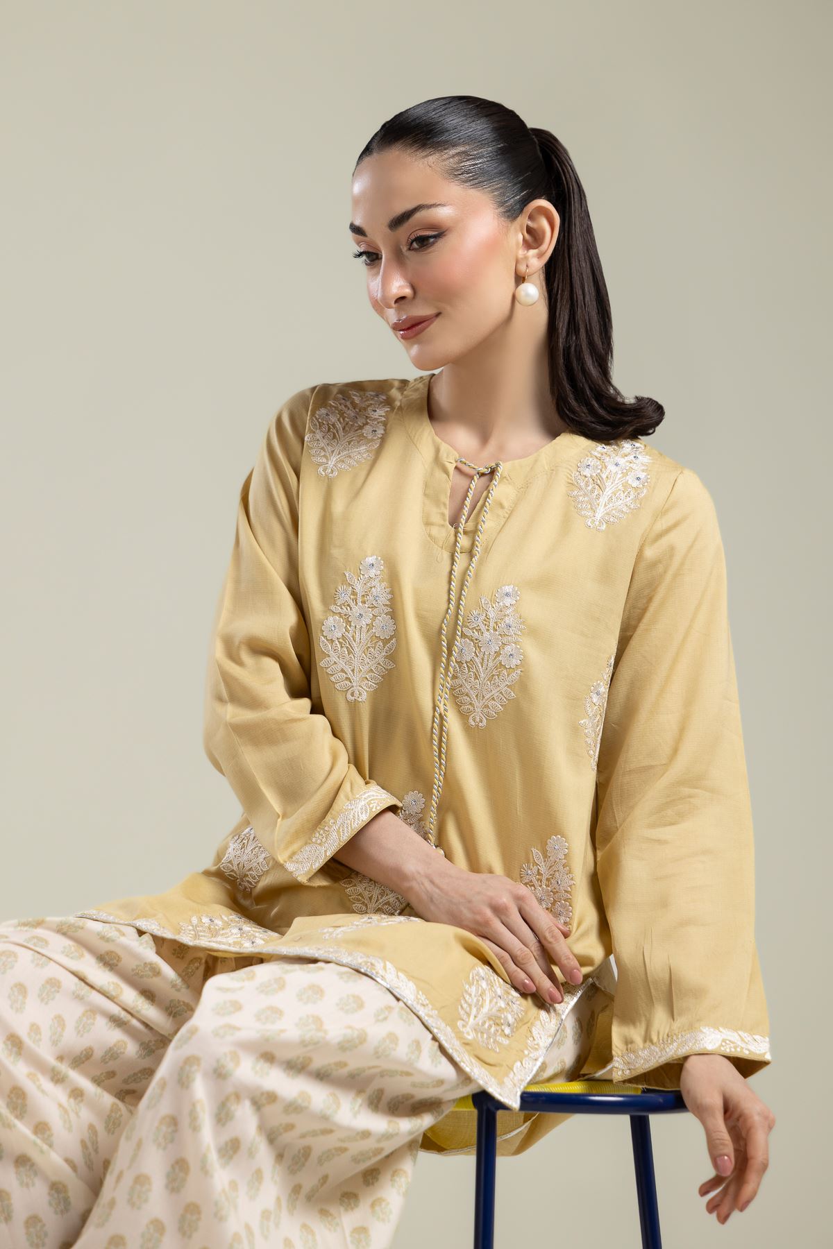 Embroidered Textured Weave Floral Embroidered Kurta - 1-26-106-A-D-VG