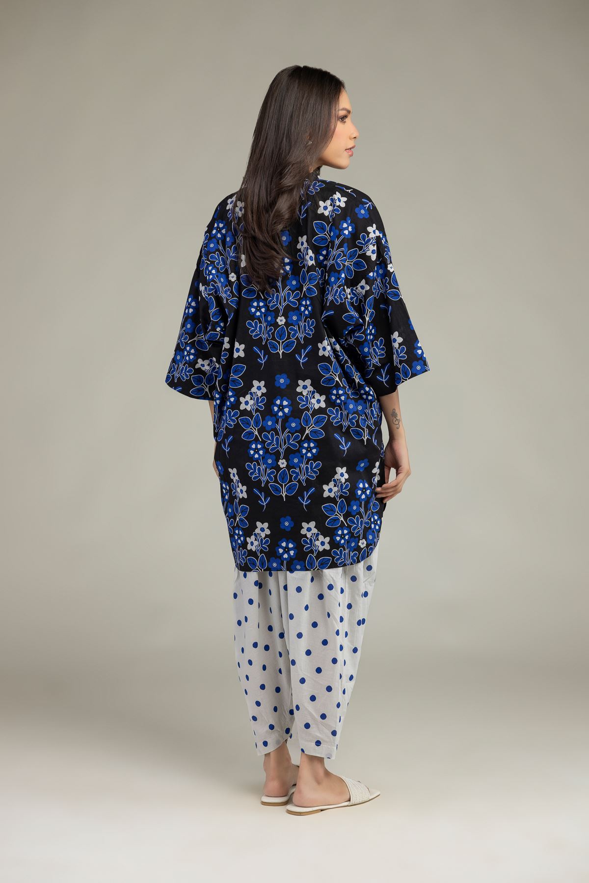 Printed Cambric Floral V-Neck Kurta - 2-26-210-A-C1-VG