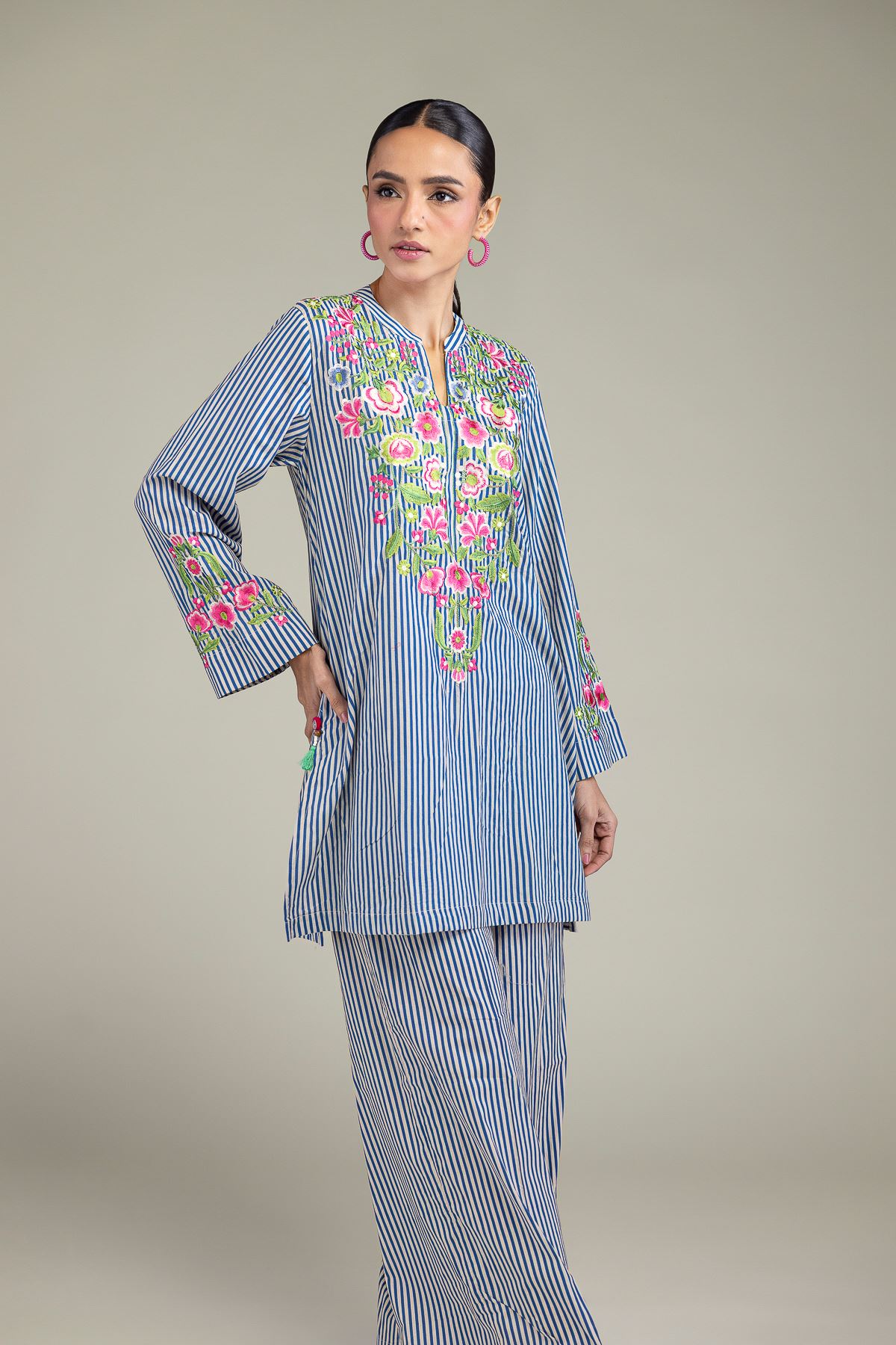 Embroidered Cambric Blue Floral Kurta - T-A11-26-113FG1-VG