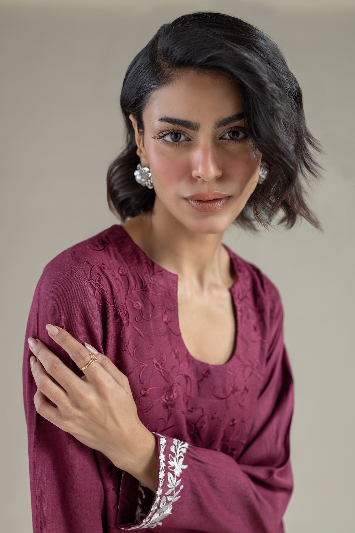 Embroidered Heavy Blended Viscose Floral Short Kurta - 25-09-9S1-04TA-VG