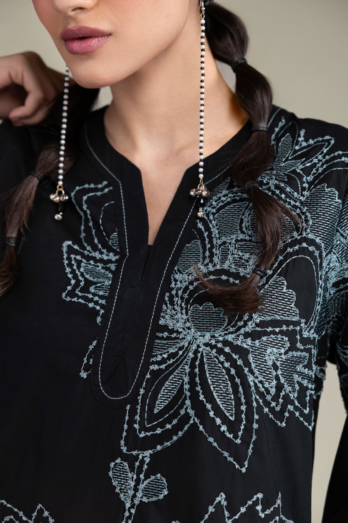 Embroidered Cambric Black Cambric Kurta - T-A11-26-116FG1-VG