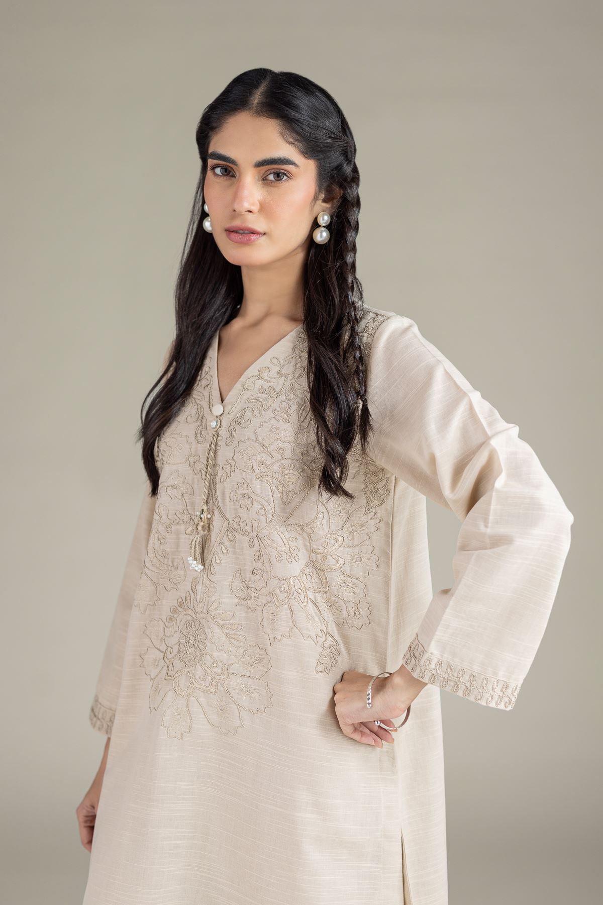 Embroidered Khaddar Kurta - 25-10-10S6-05TA-VG