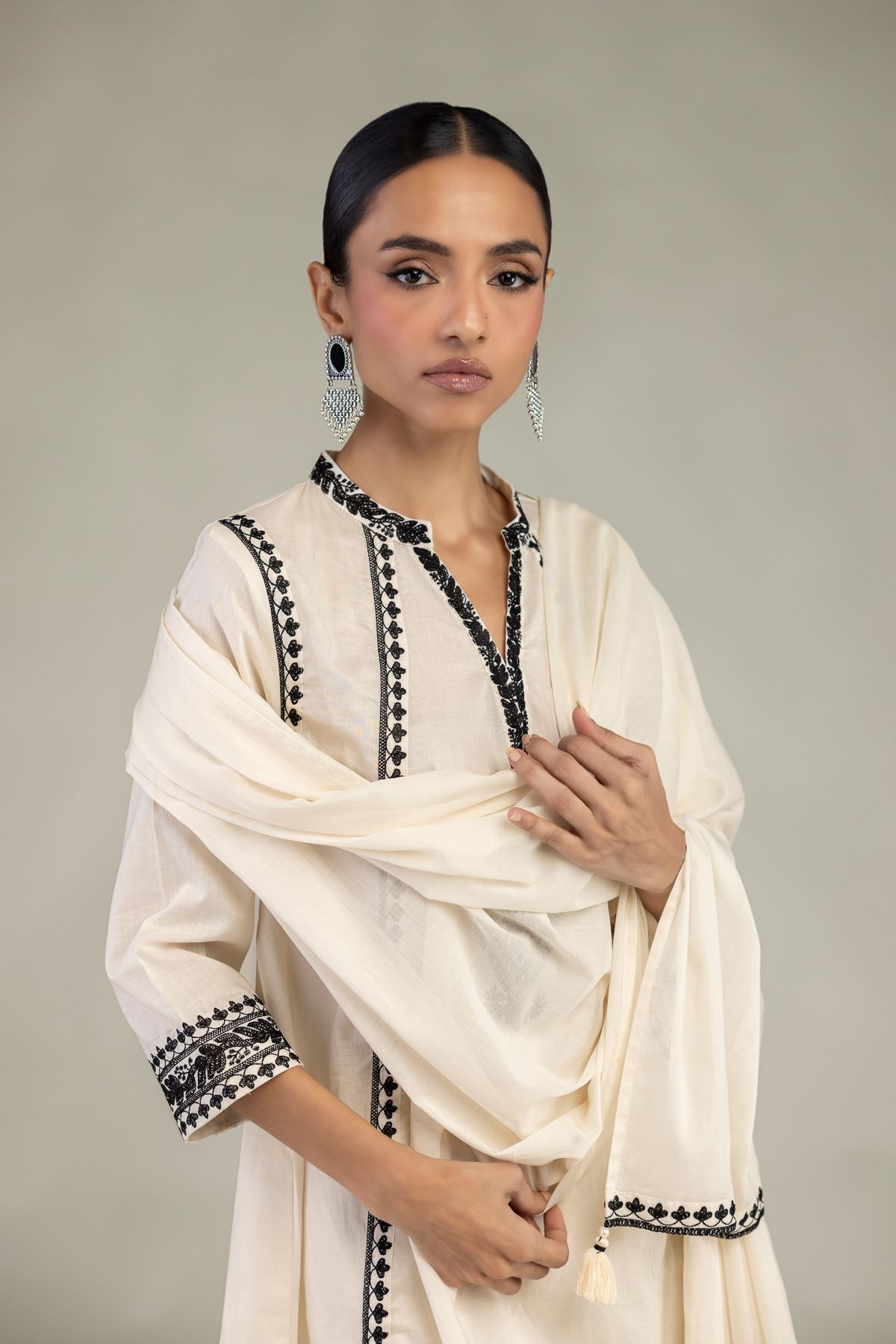 Embroidered Lawn Lawn Tassel Dupatta - 1-26-325-A-B2-VG