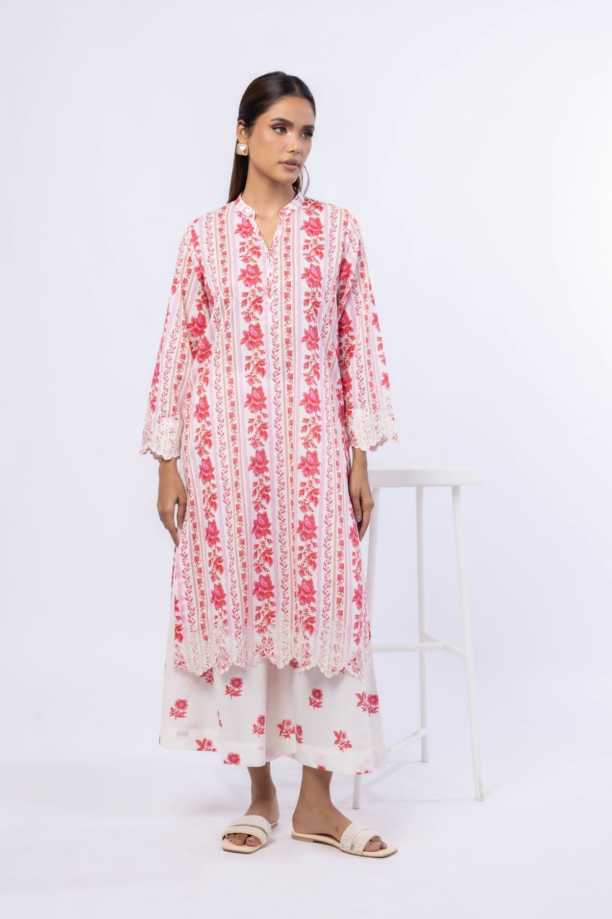 Embroidered Cambric Kurta - 25-08K3-06TA-VG