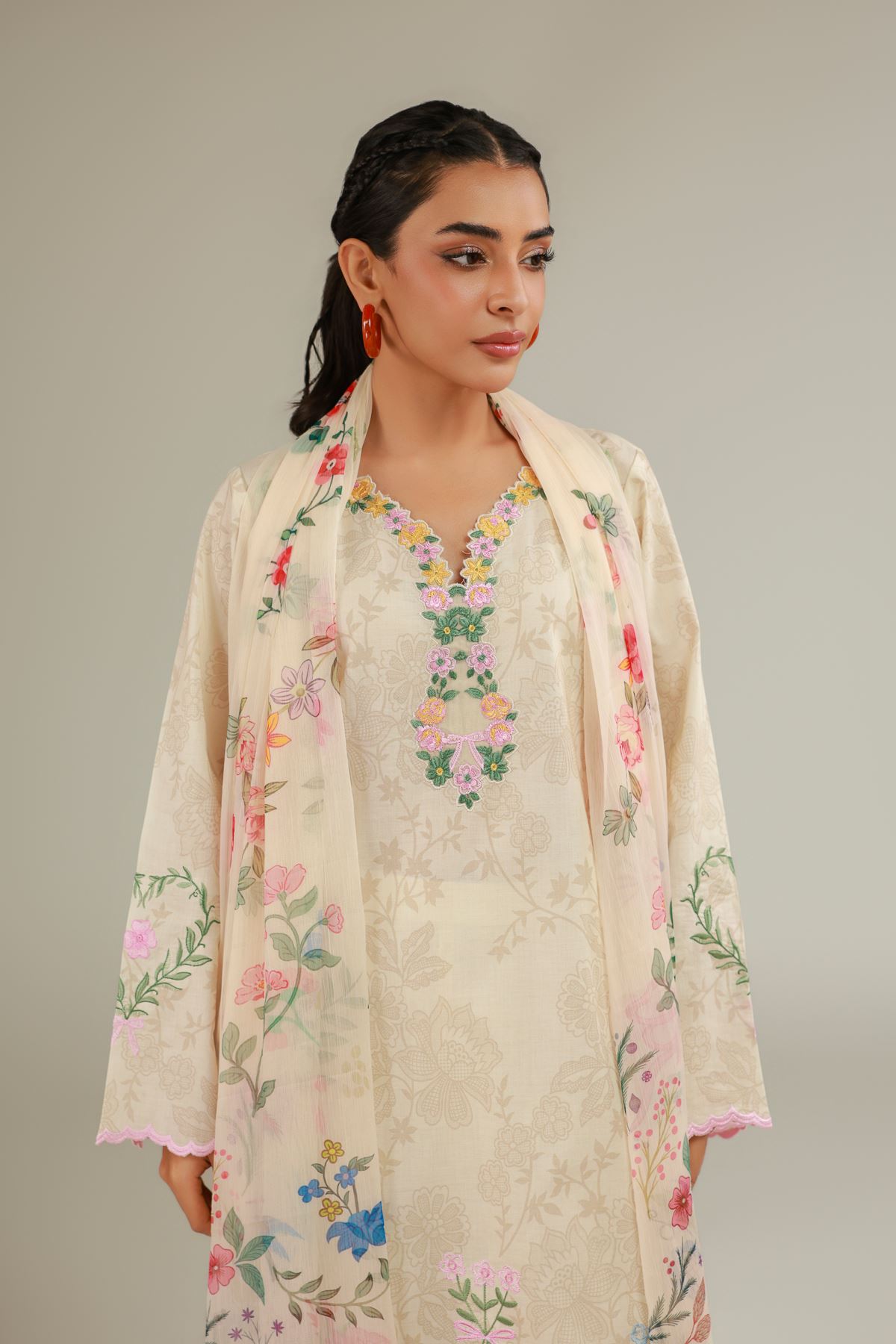 Embroidered Cambric Floral Tailored 3-piece - T-A22-26-110FI2-VG