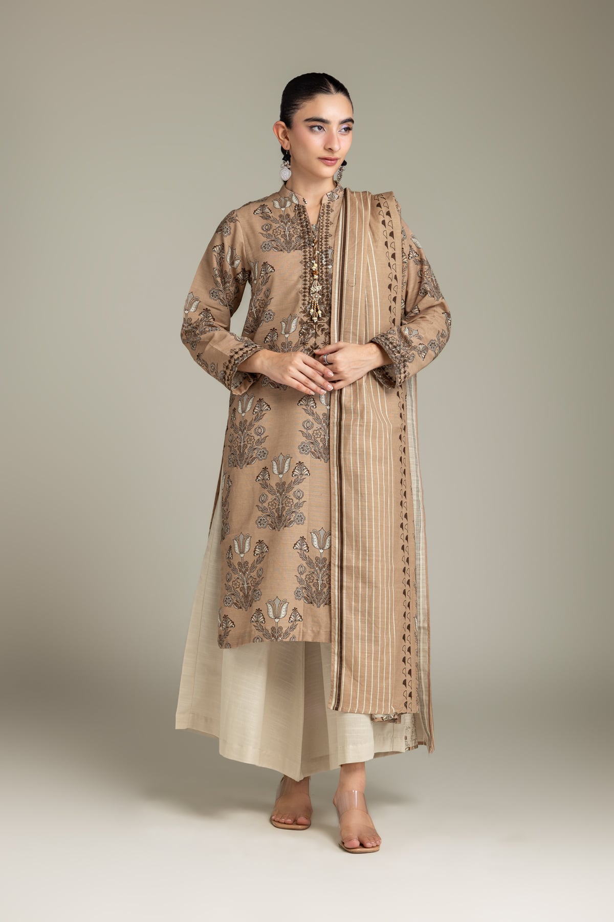 Embroidered Light Khaddar Fabrics 3 Piece - 2-26-202-A-D-VG