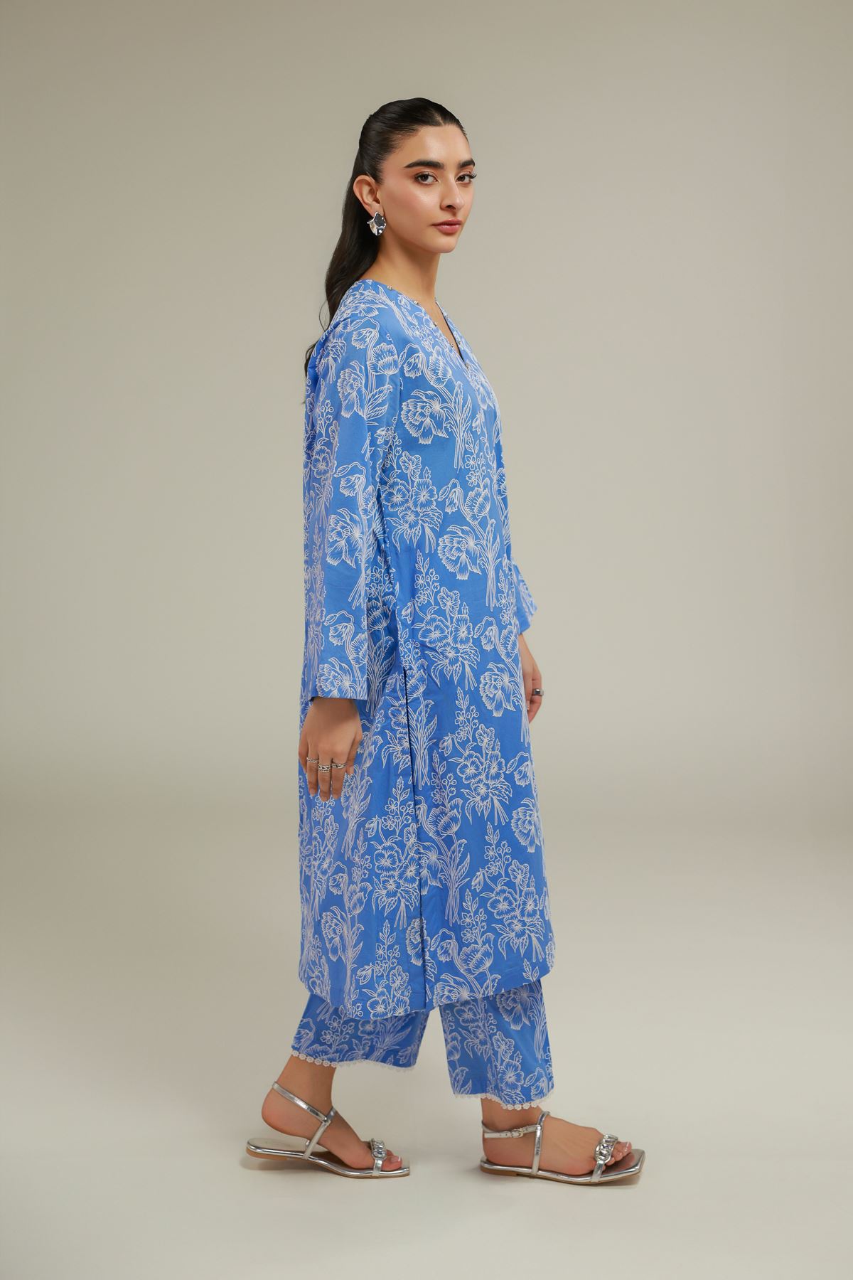 Cambric Floral Longline Kurta - 1-26-119-A-A-VG