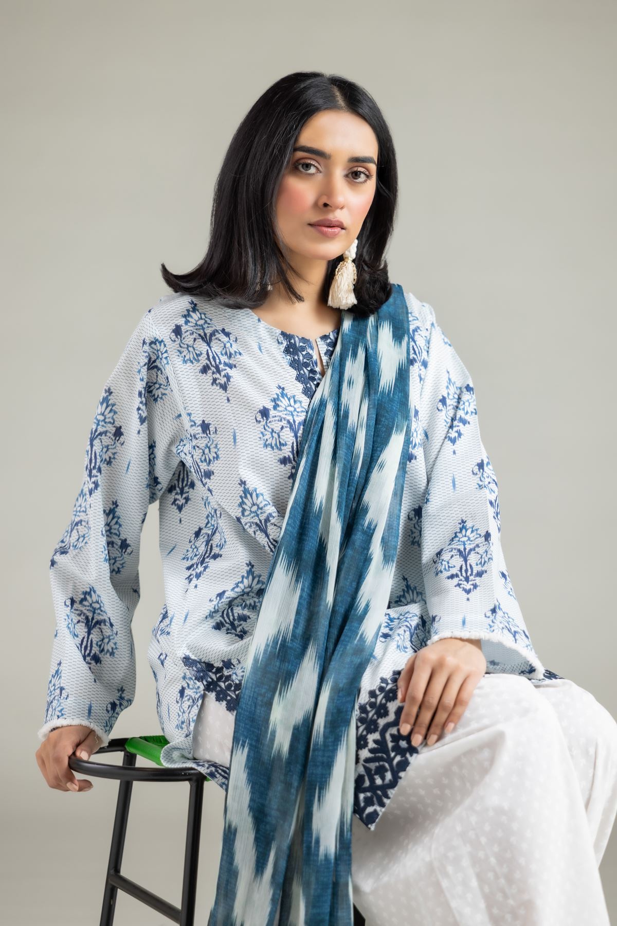Embroidered Lawn Tailored Lawn Set - T-A22-26-117FC1-VG