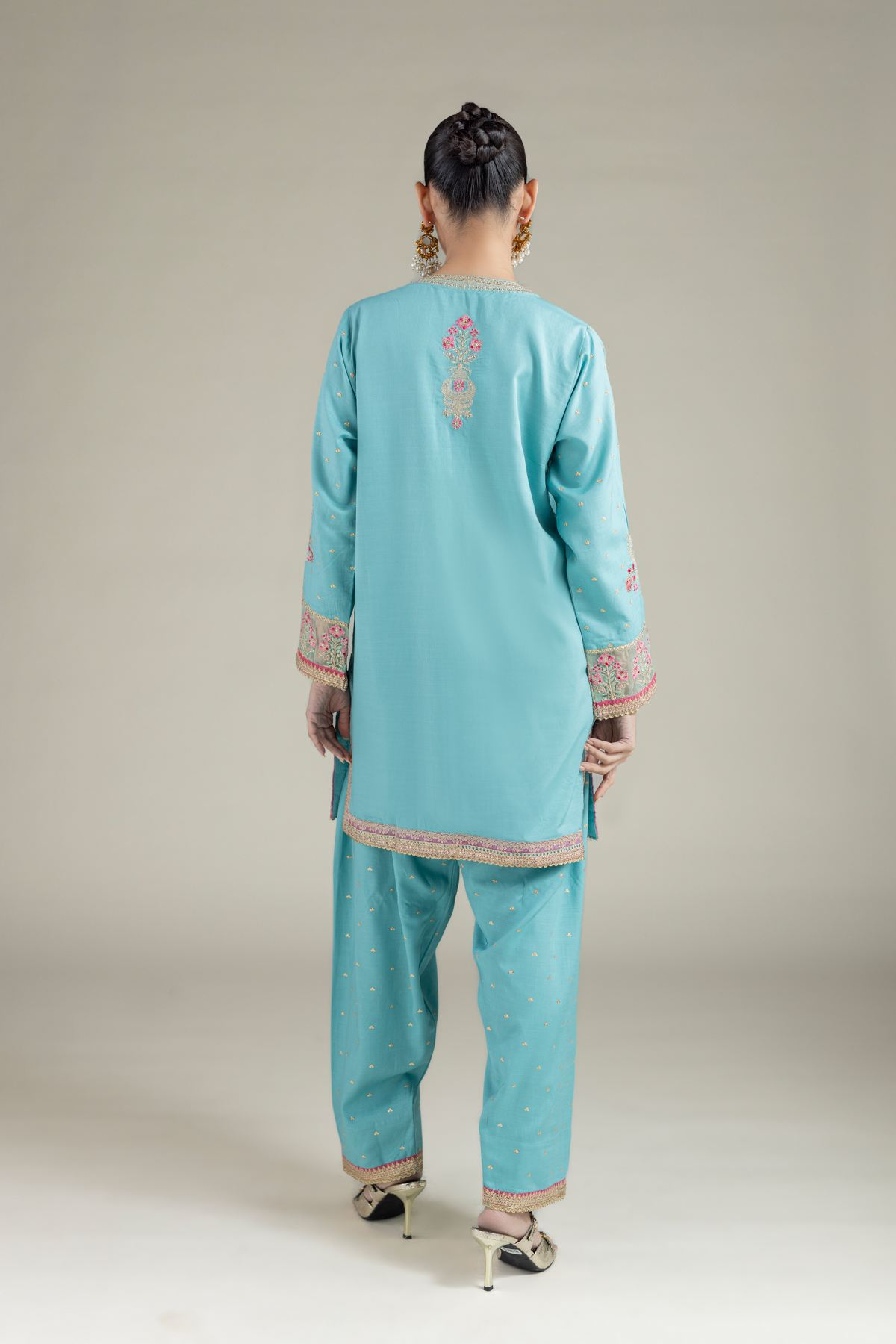 Embroidered Raw Silk Kurta - 25-09-11E3-07TA-VG