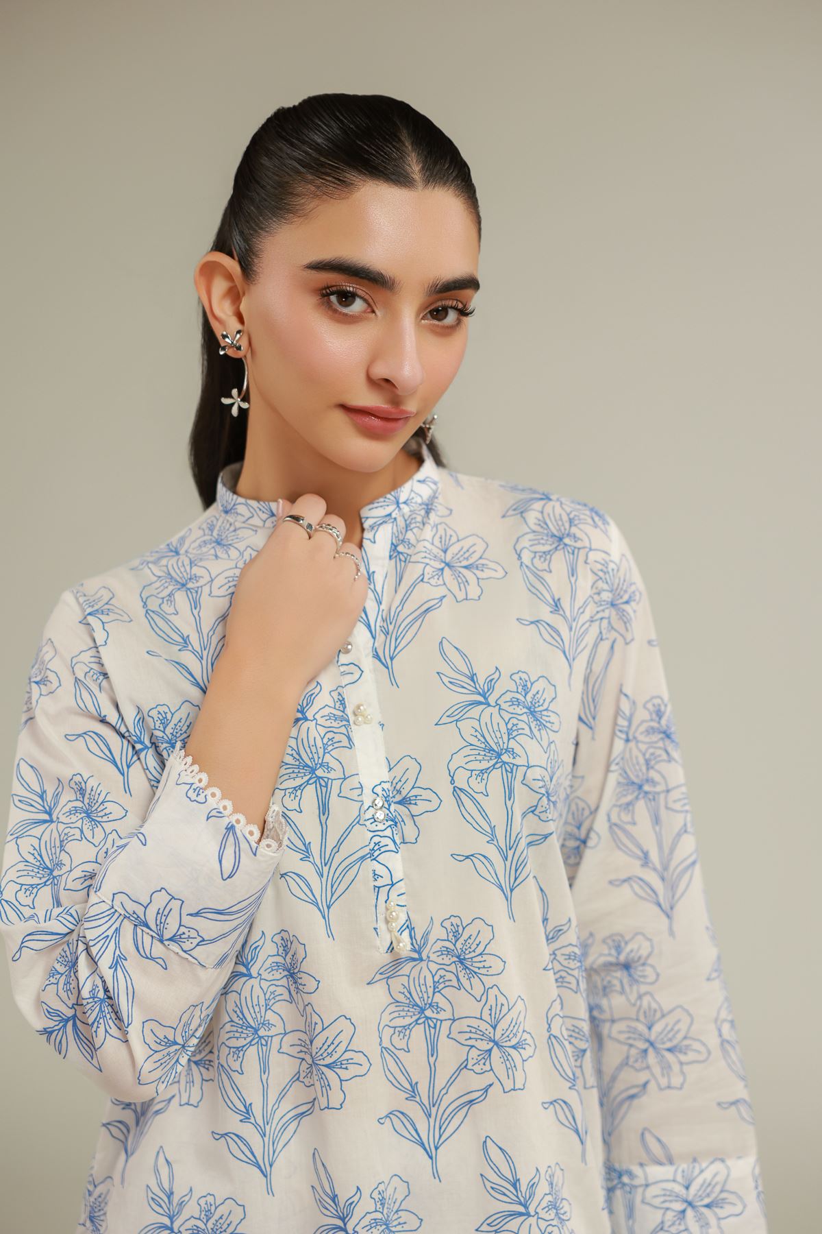 Cambric Floral Lace Kurta - 1-26-137-A-A-VG