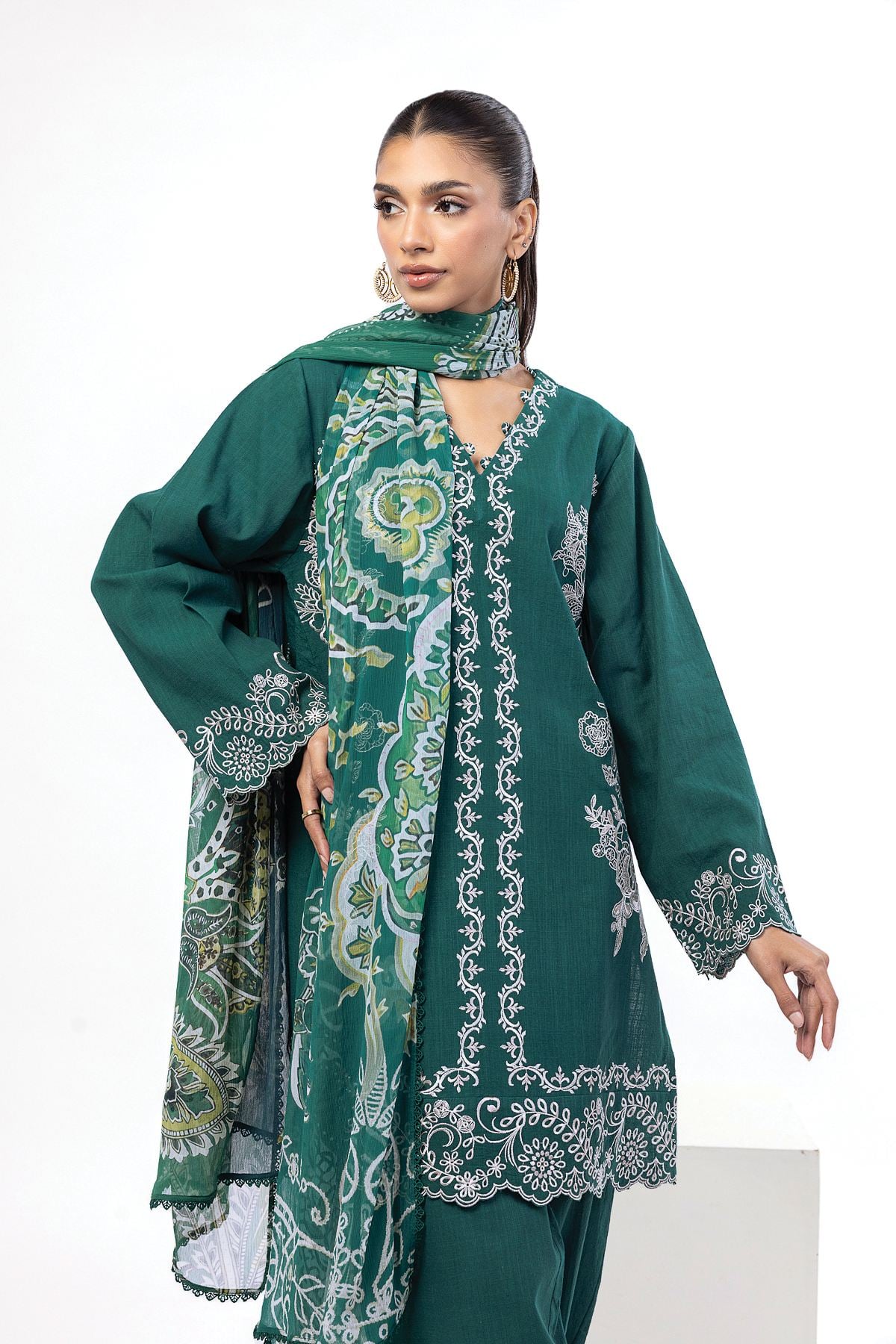 Embroidered Crosshatch Fabrics 3 Piece - CV01A-VG