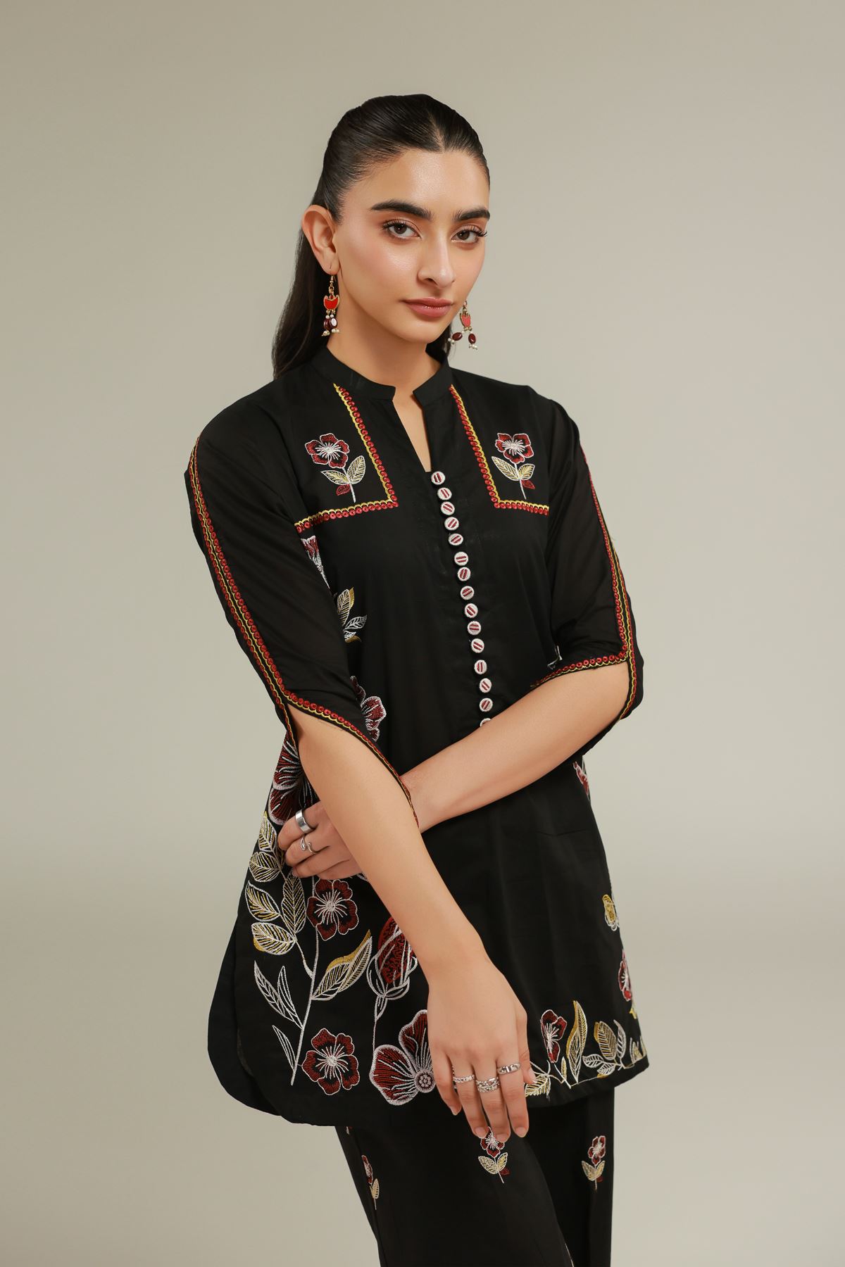 Embroidered Cambric Black Cambric Kurta - 25-00-X2-08TB-VG