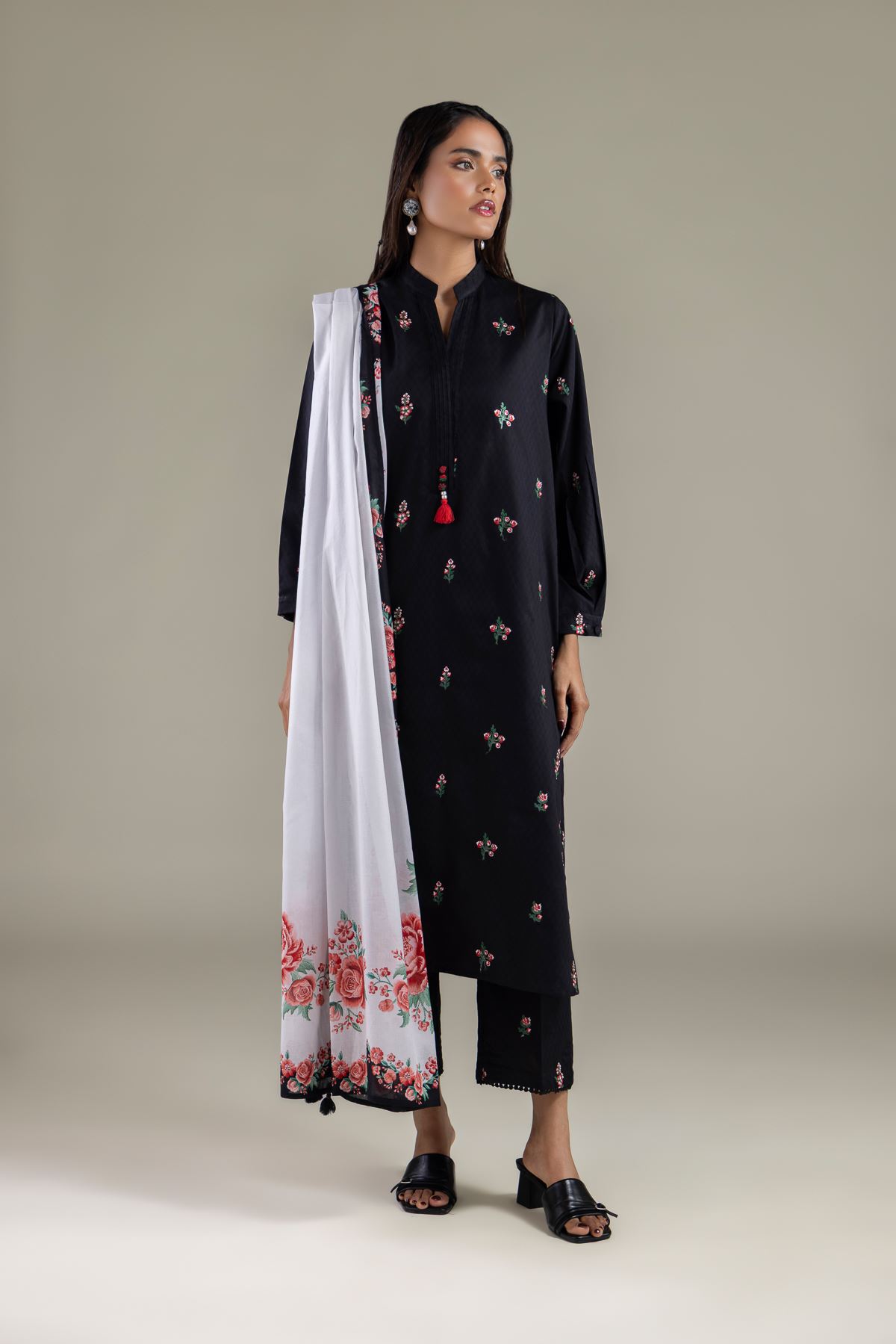 Embroidered Cotton Dobby Floral Straight Pants - 1-26-116-A-E-VG