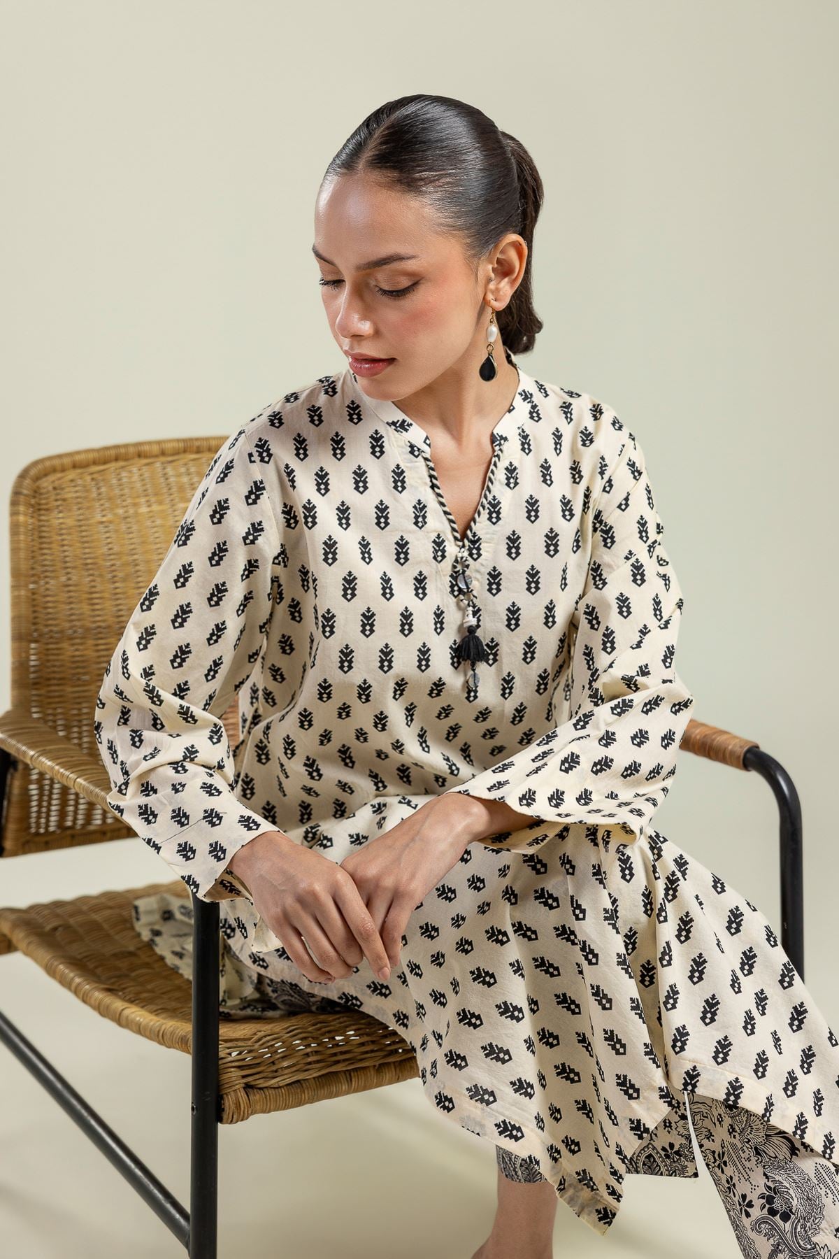 Printed Cambric Cambric V-Neck Kurta - 26-01-2E1-01TA-VG