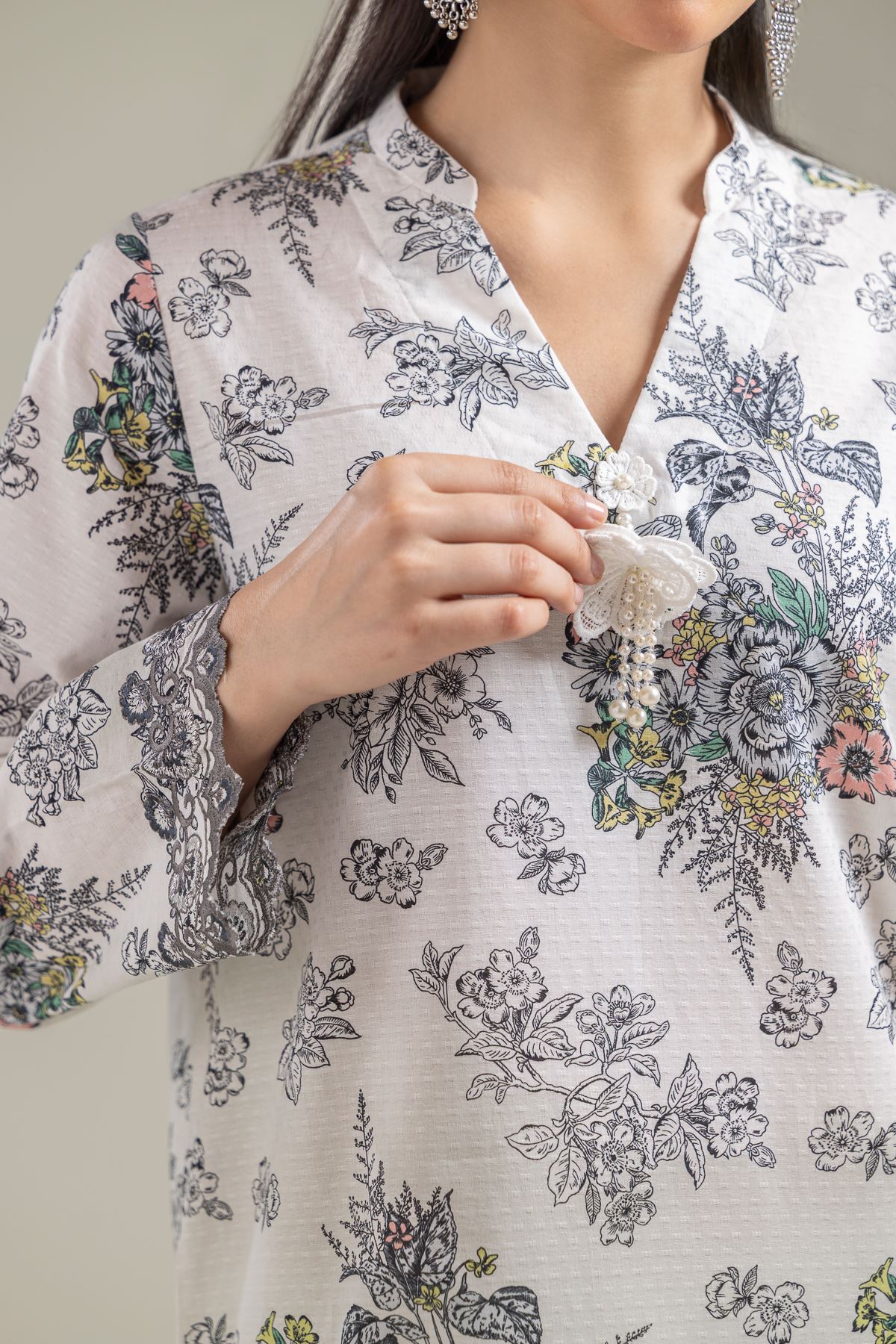 Embroidered Cotton Dobby White V-Neck Kurta - T-A33-26-102FA-VG