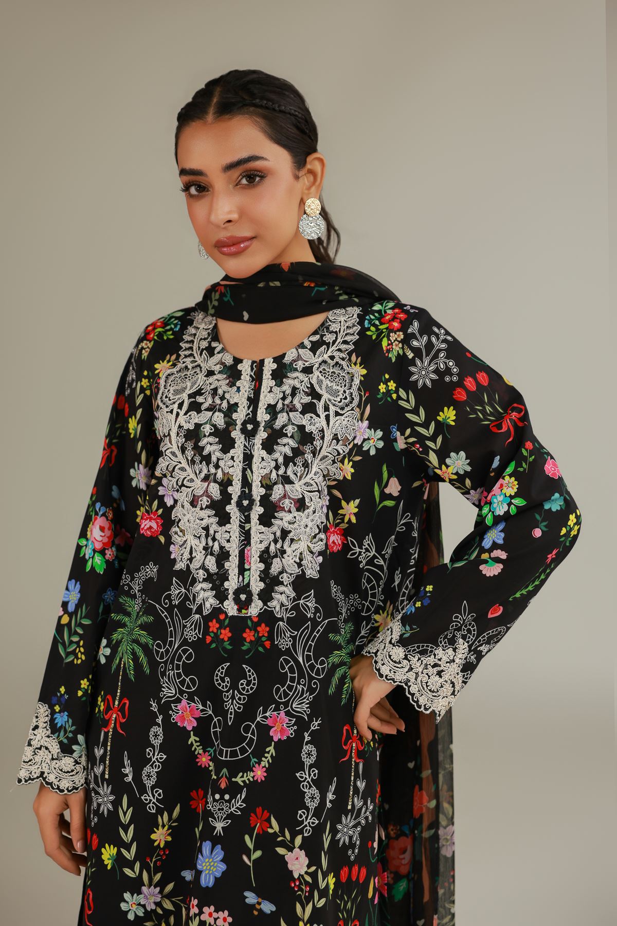 Embroidered Cambric Black Tailored 3-Piece - T-A22-26-218FE1-VG