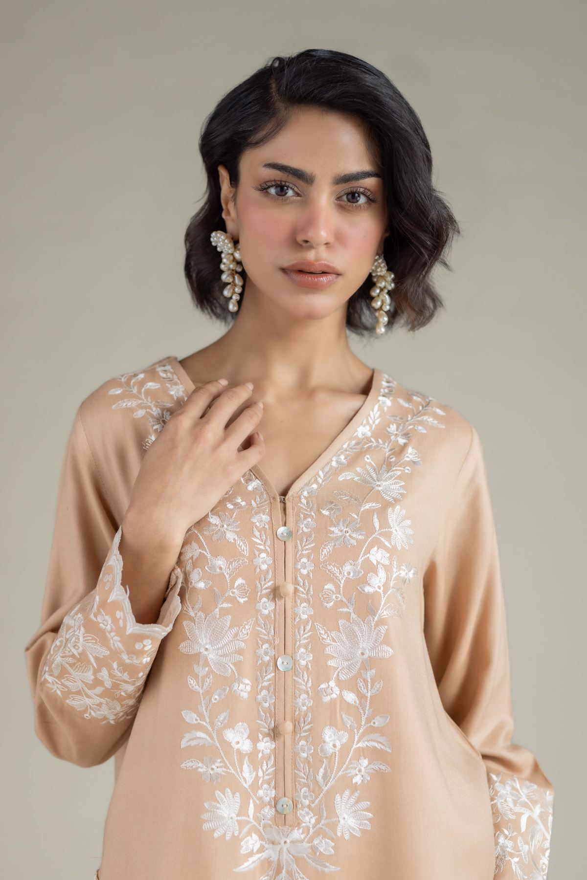 Embroidered Heavy Blended Viscose Floral Longline Kurta - 25-10-11E6-01TA-VG