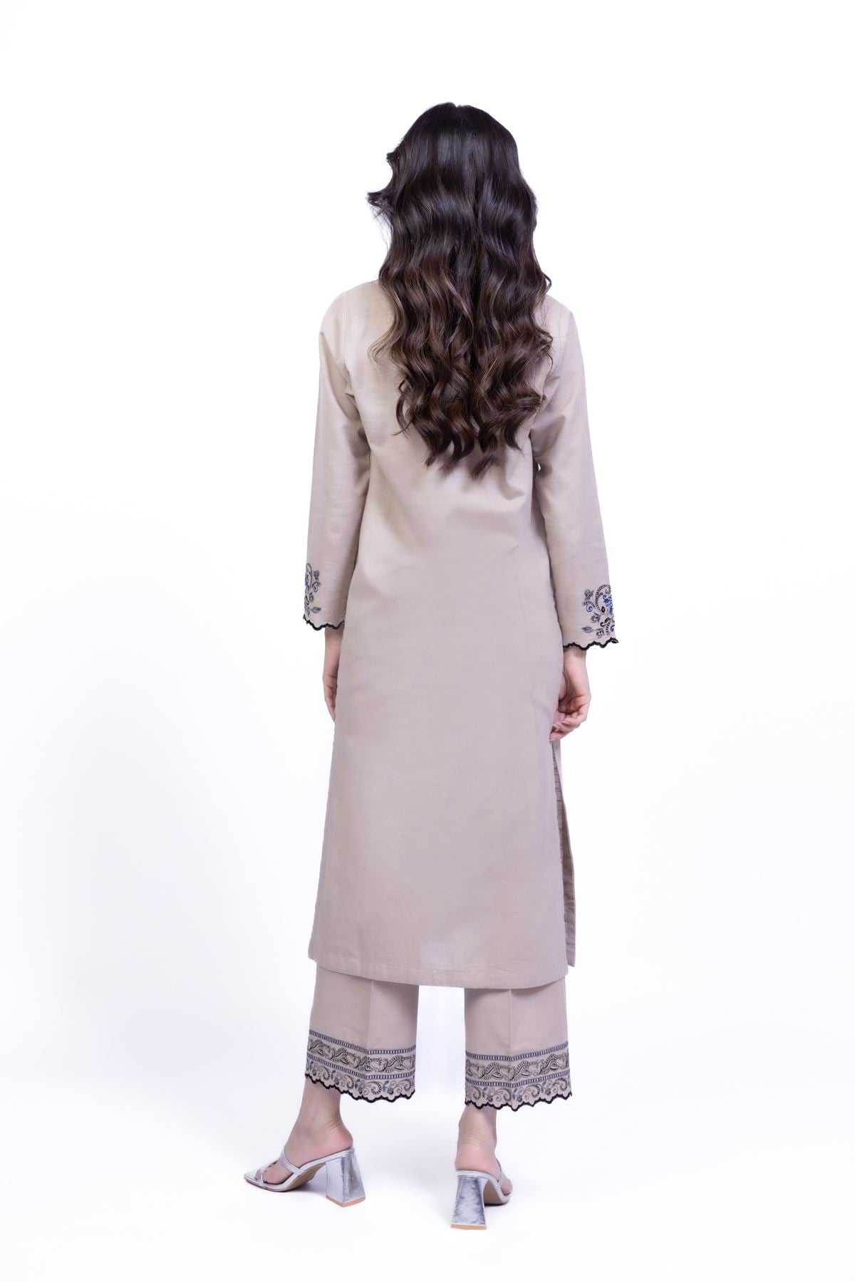 Embroidered Khaddar Kurta - 25-09-12E2-08TA-VG