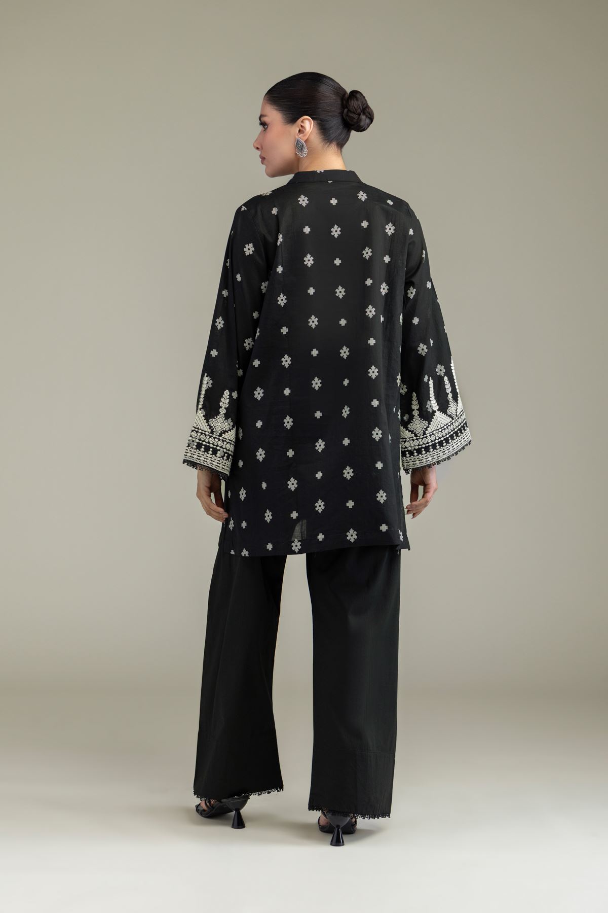 Embroidered Lawn Black Lawn Kurta - T-A33-26-206FH1-VG