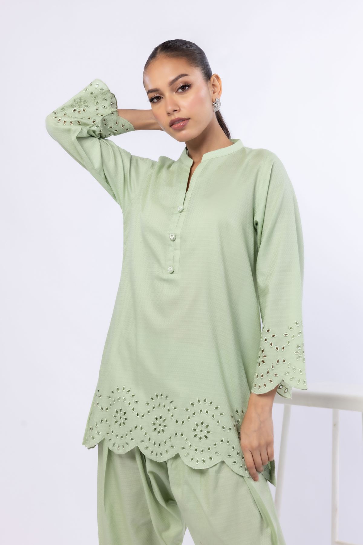 Embroidered Cotton Dobby Kurta - 25-09-12E2-01TA-VG