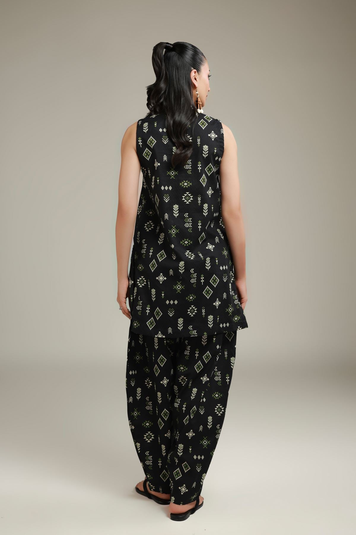 Embroidered Cotton Dobby Black Sleeveless Kurta - 26-02-1E13-02TA-VG