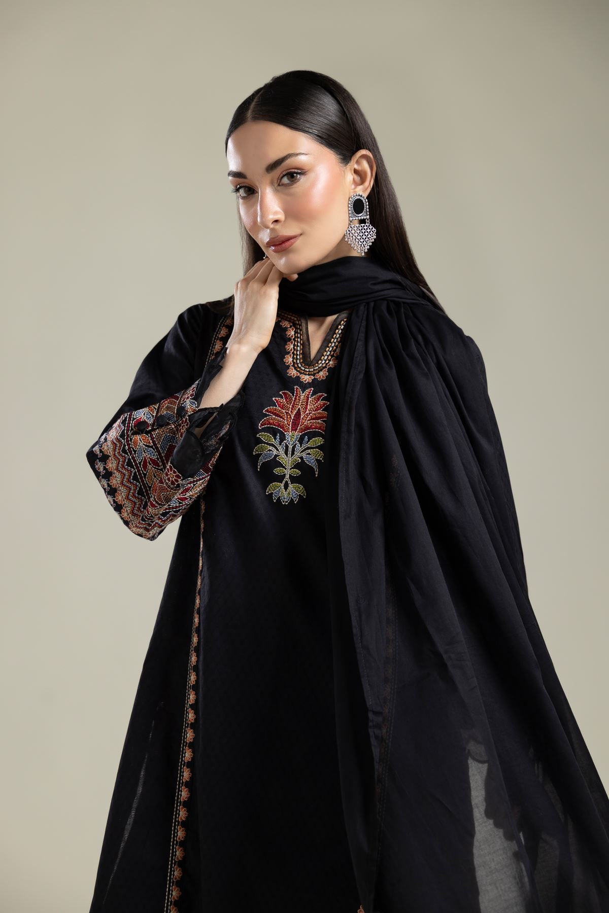 Embroidered Lawn Black Lawn Dupatta - 25-09-10E4-10TA-VG