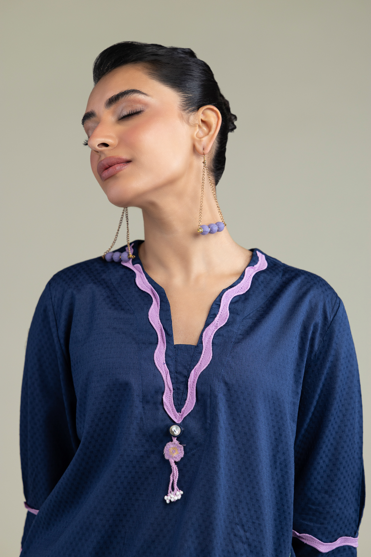 Embroidered Cotton Dobby Floral V-Neck Kurta - 1001941051