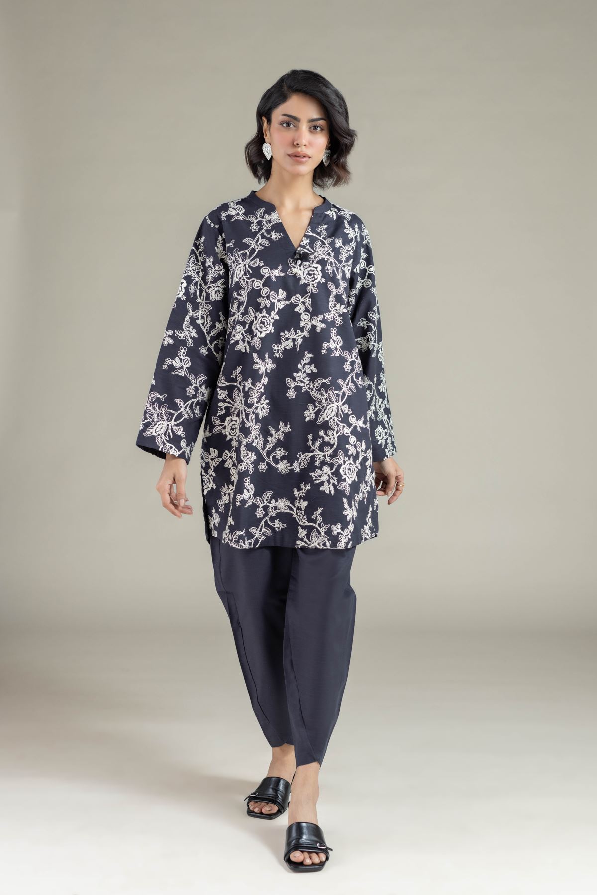 Embroidered Khaddar Kurta - 25-09-9S1-04TA-VG