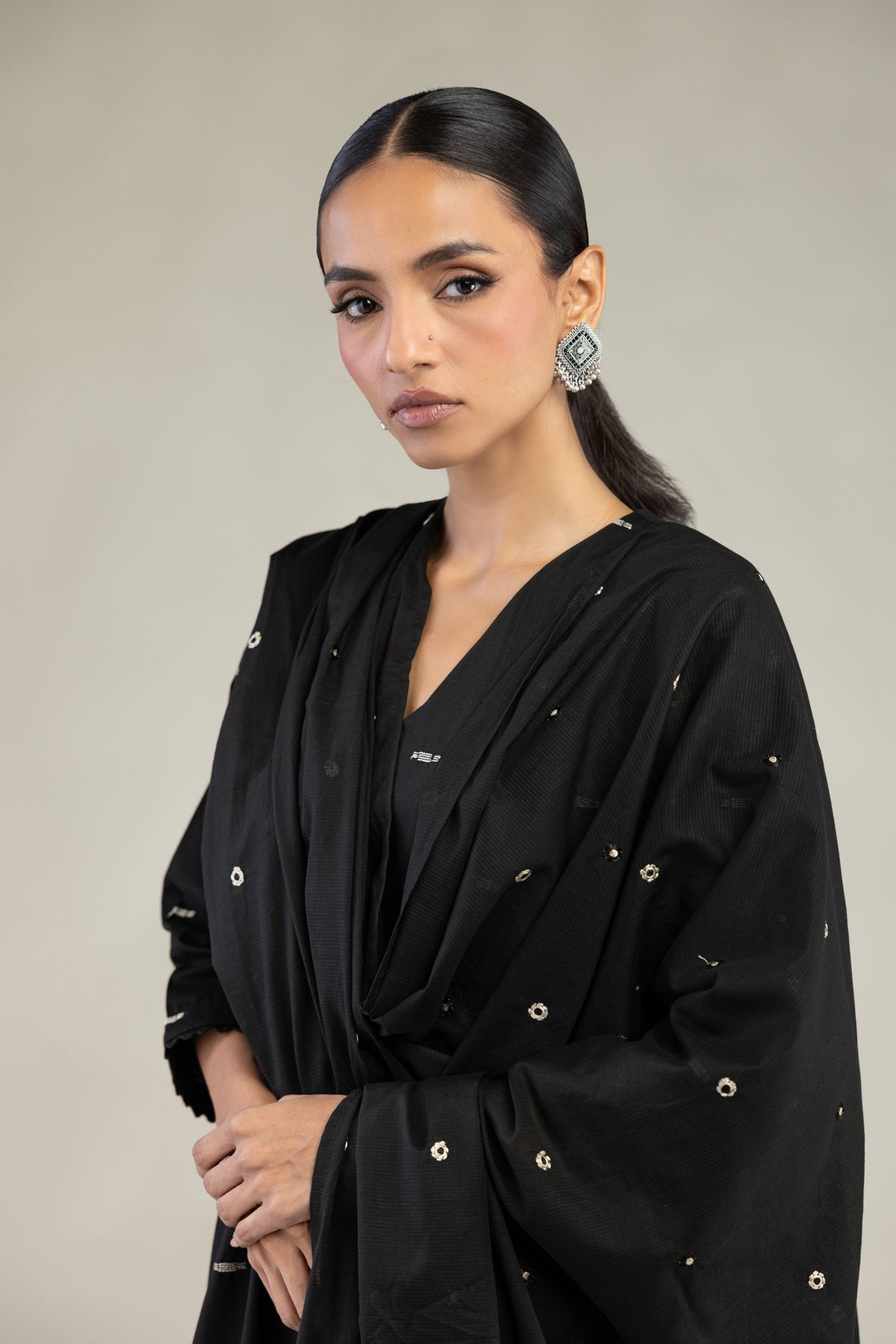 Textured Lawn Embroidered Black Lawn Dupatta - 1-26-226-A-B1-VG