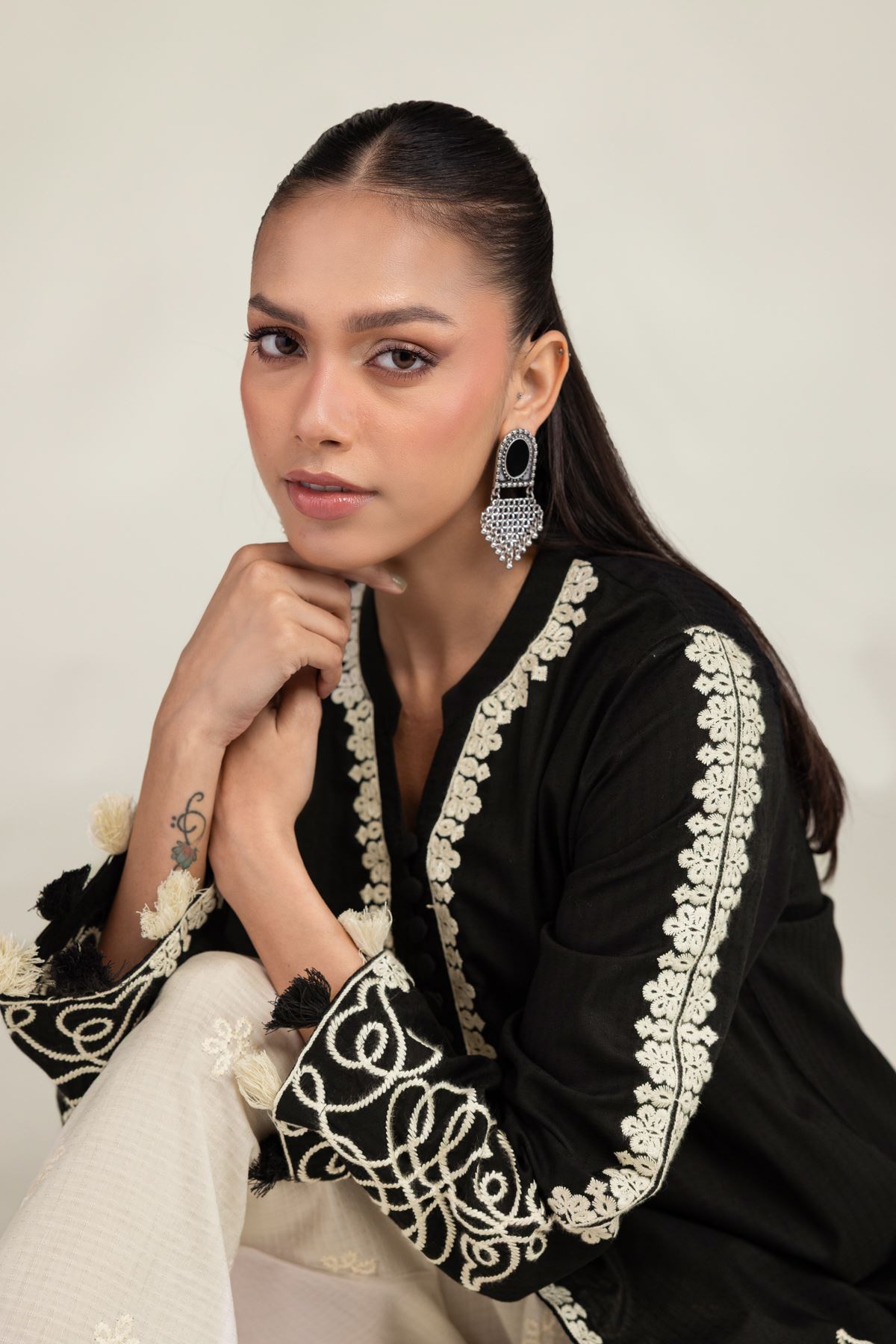 Embroidered Cotton Dobby Black Floral Kurta - 2-26-210-A-A1-VG