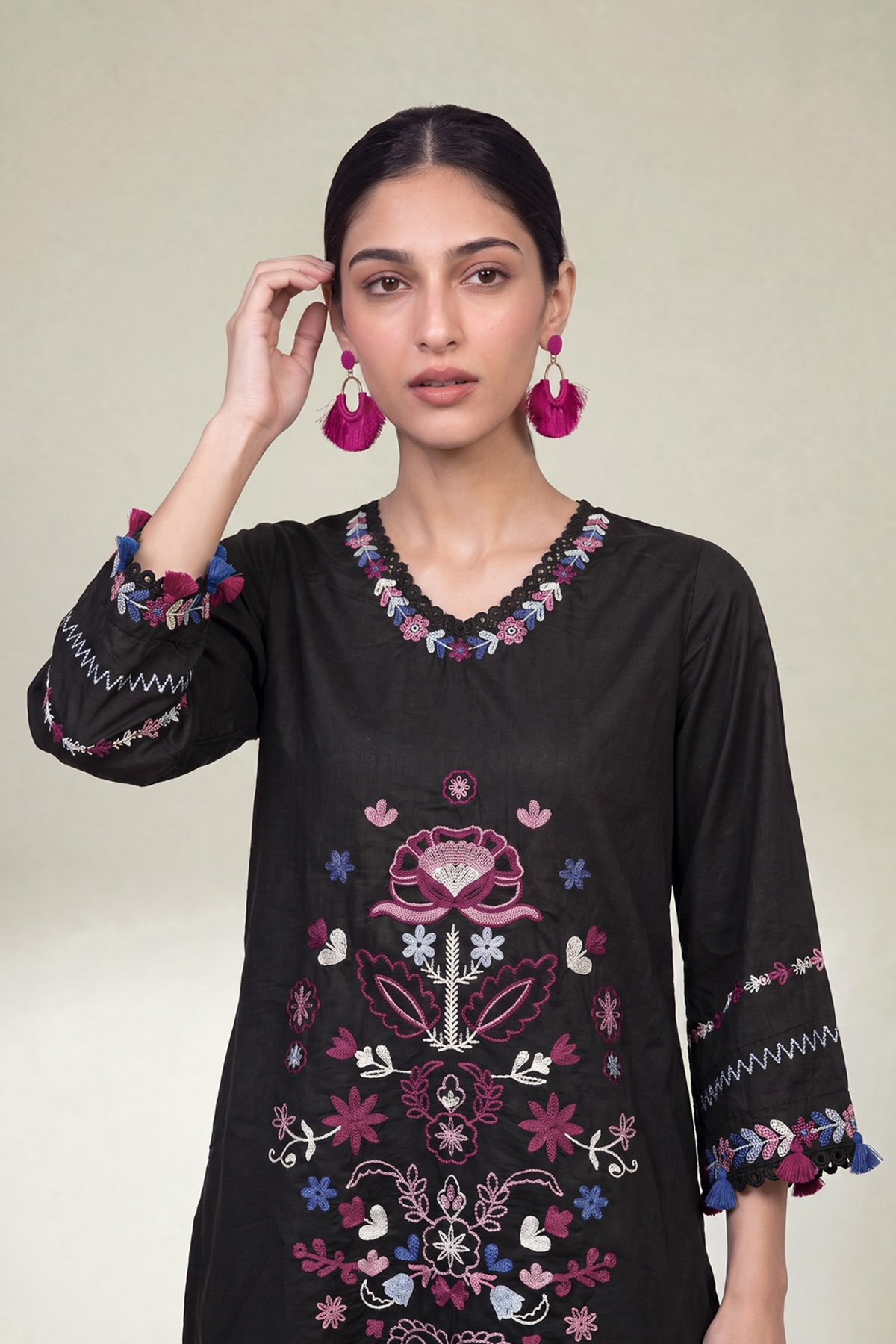 Embroidered Cambric Floral Black Kurta - 1-26-102-A-F-VG