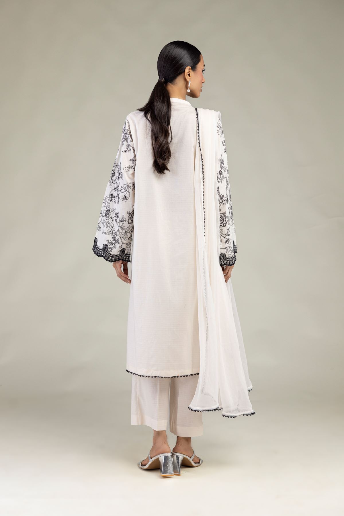 Embroidered Dobby White Tailored 3-Piece - 1-26-224-B-H2-VG
