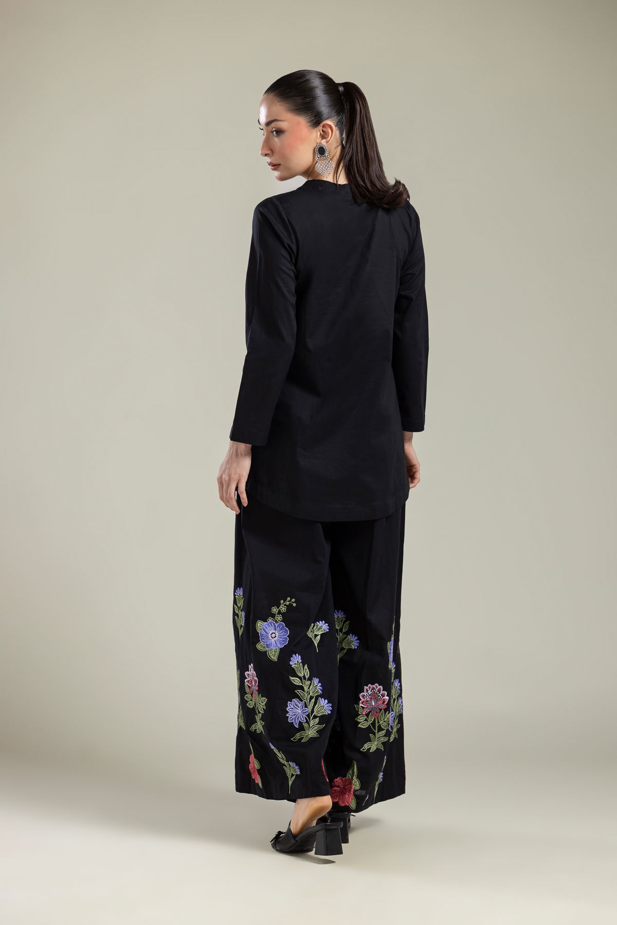 Embroidered Cambric Black V-Neck Kurta - 2-26-109-A-D-VG
