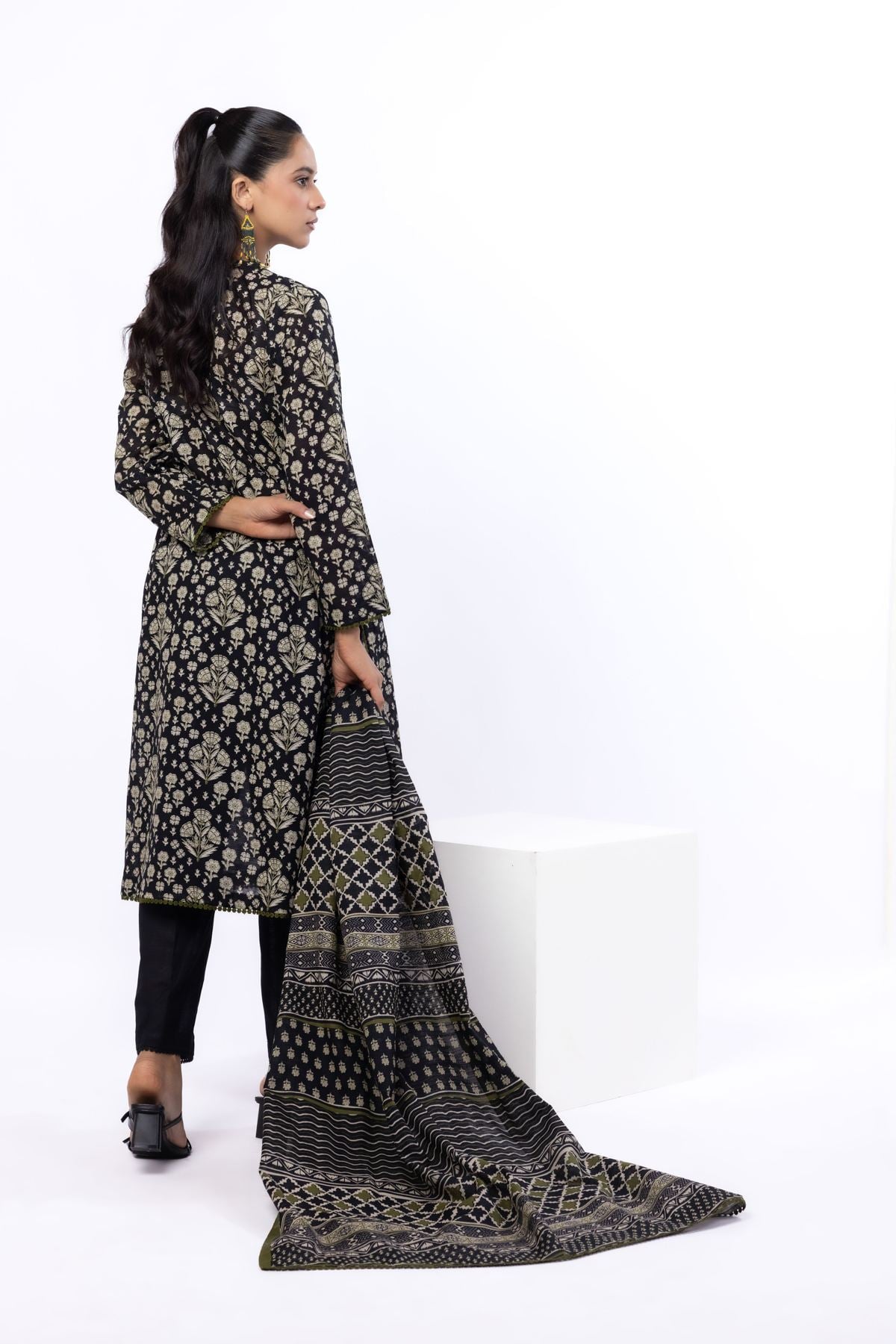 Printed Light Khaddar Fabrics 3 Piece - KW57A-VG