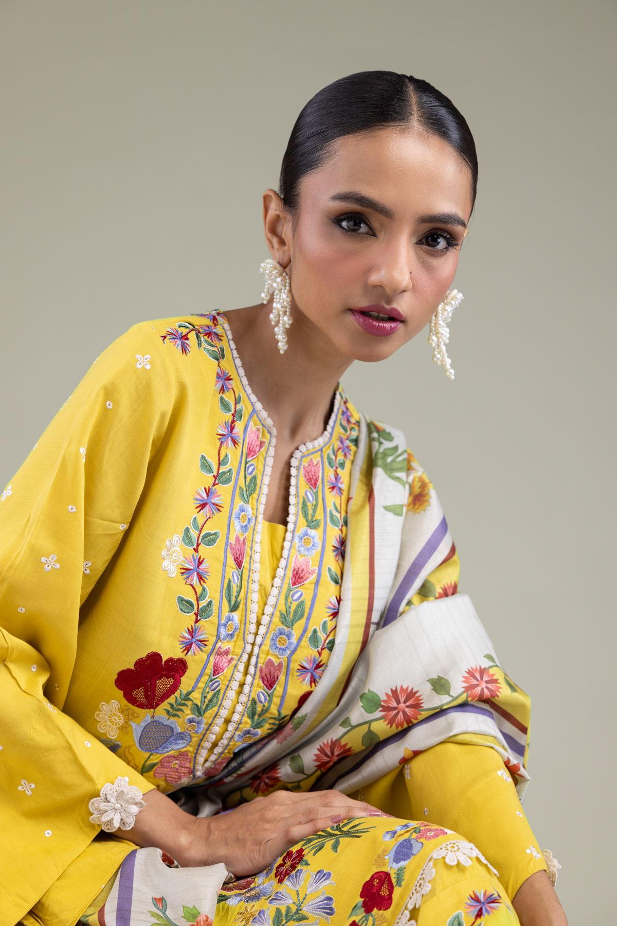 Embroidered Polyester Silk Silk Floral Dupatta - 2-26-209-A-C1-VG