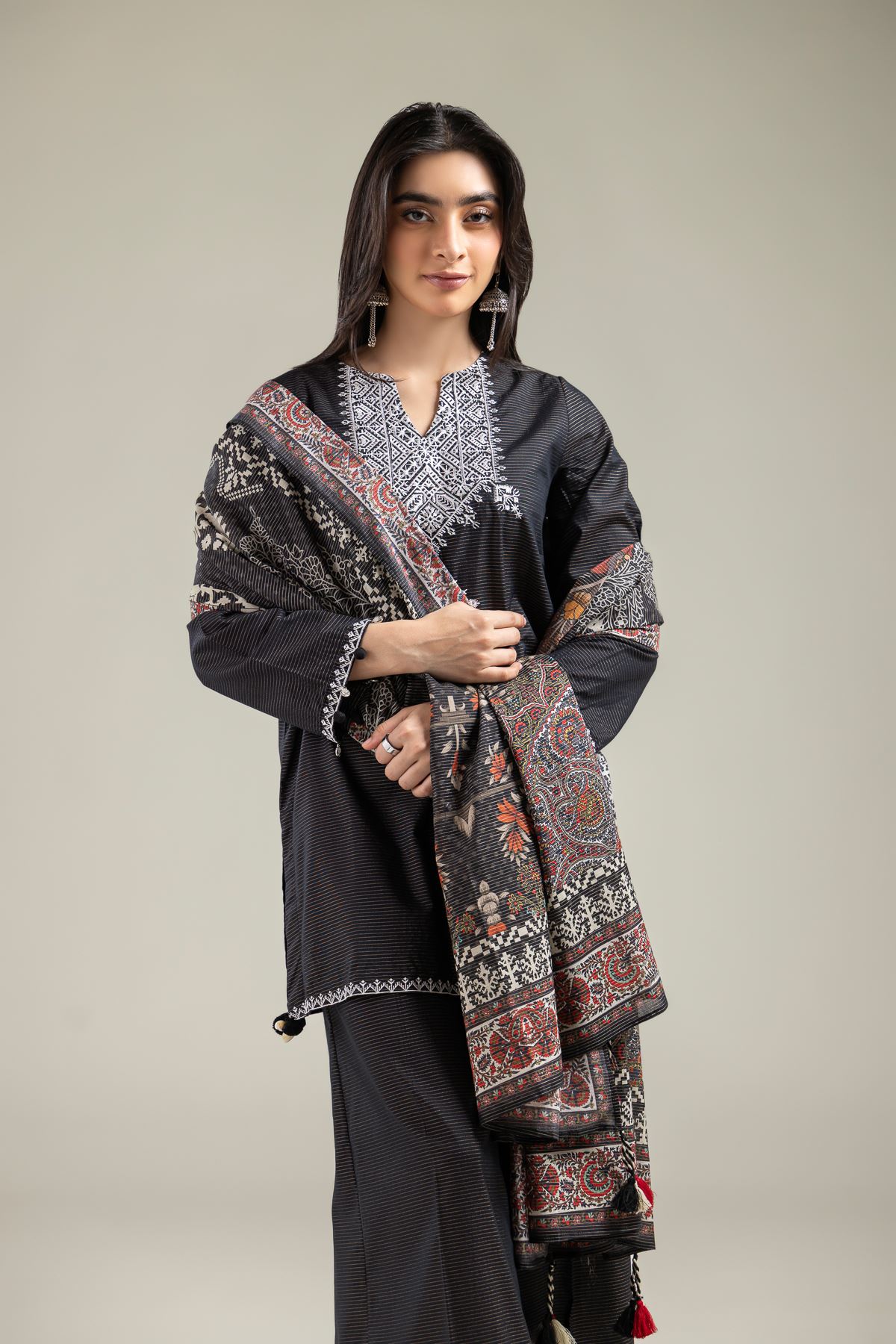 Embroidered Mesuri Black Mesuri Dupatta - 1-26-142-A-A-VG