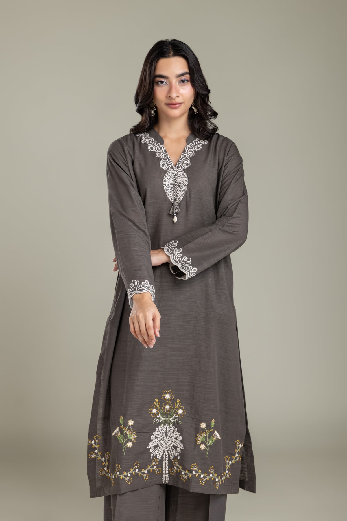 Embroidered Light Khaddar Kurta - 2-26-202-A-D-VG