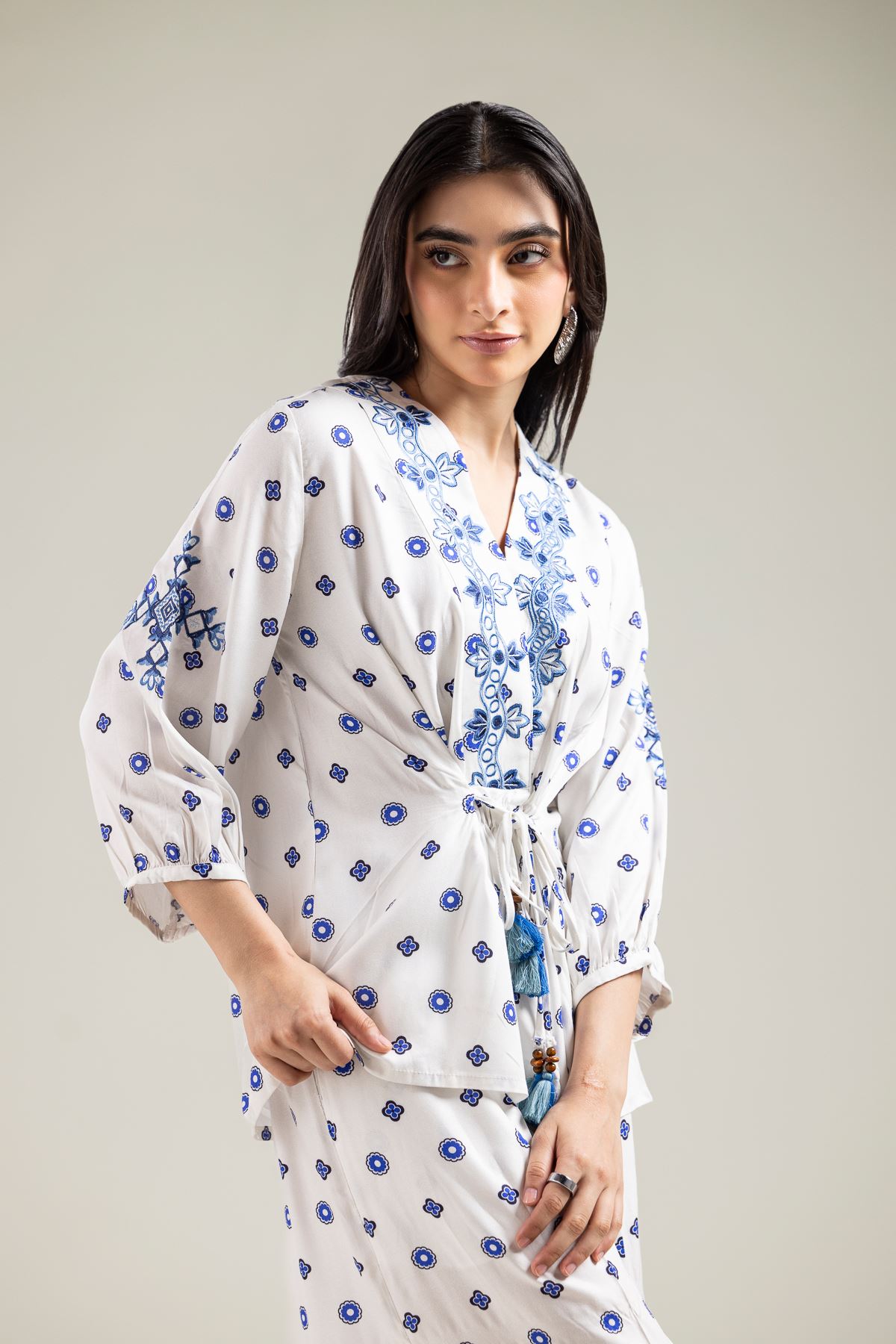 Embroidered Viscose Crepe Short White Blouse - 1-26-142-A-D-VG
