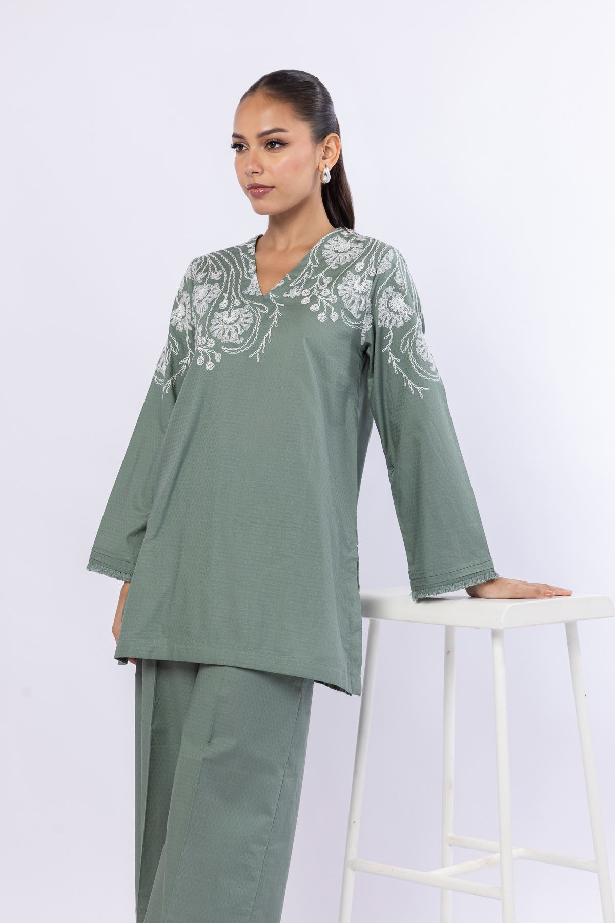 Embroidered Cotton Dobby Kurta - 25-09-11E7-05TB-VG