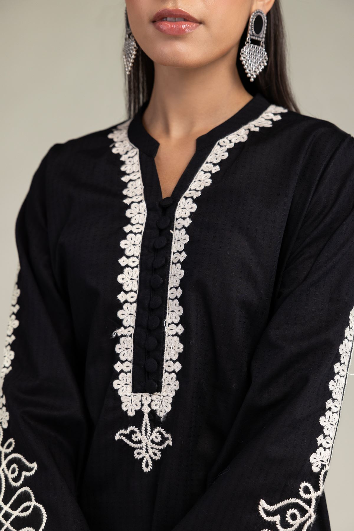 Embroidered Cotton Dobby Black Floral Kurta - 2-26-210-A-A1-VG