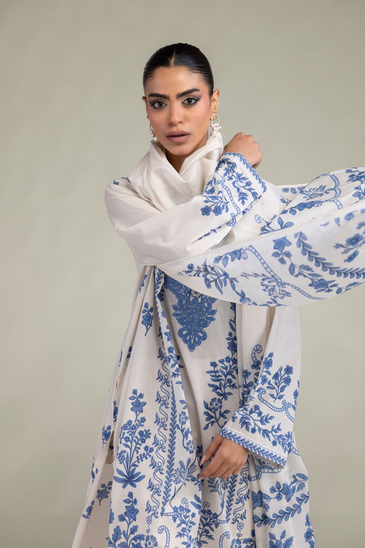 Embroidered Lawn Tailored 3-Piece Lawn - 1-26-102-A-F-VG