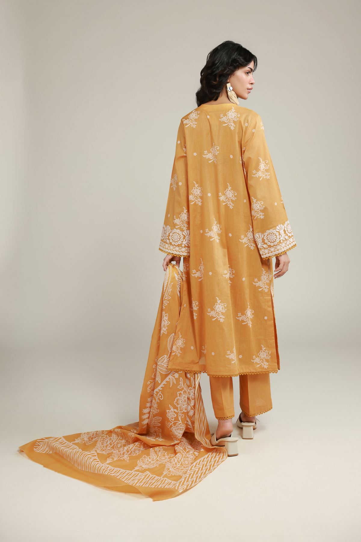 Embroidered Lawn Floral 3-Piece Suit - T-A33-26-111FD1-VG