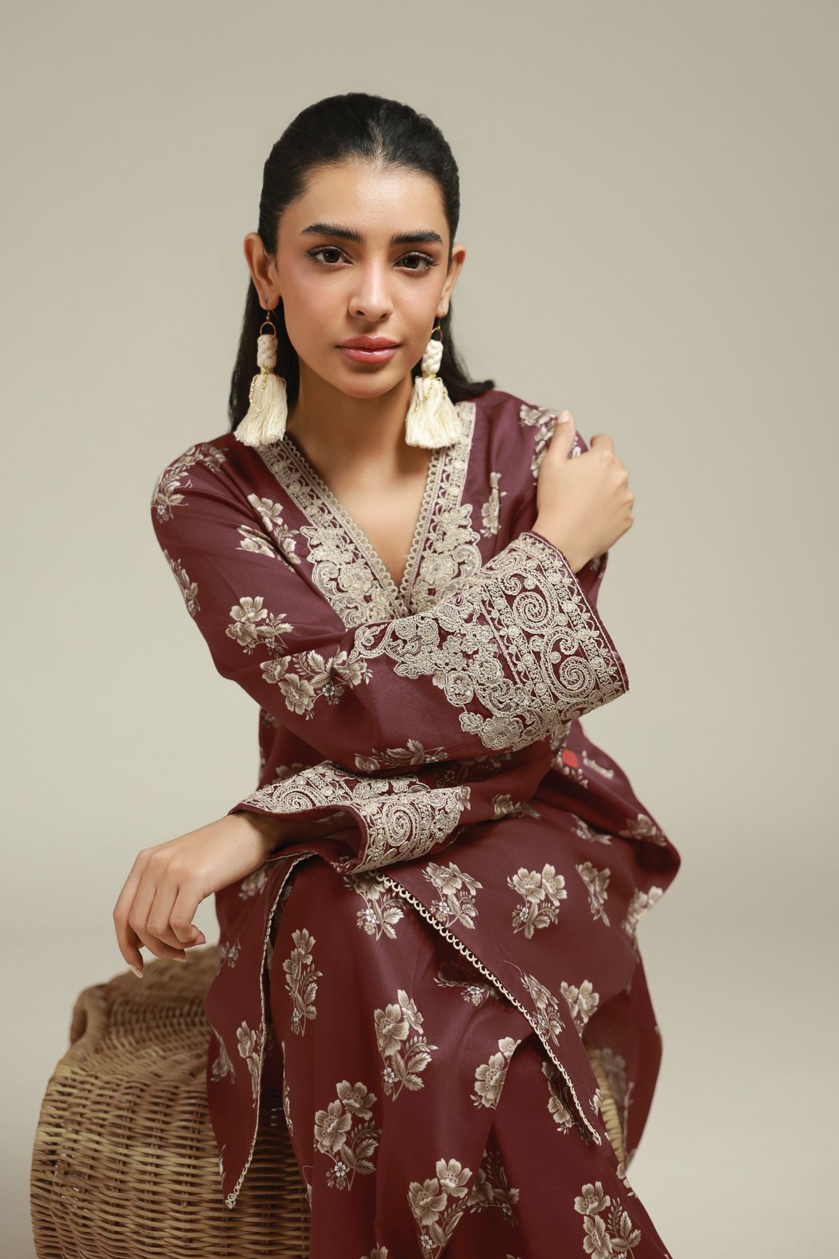 Embroidered Satin 2-Piece Tailored Set - T-A113-26-108EC2-VG