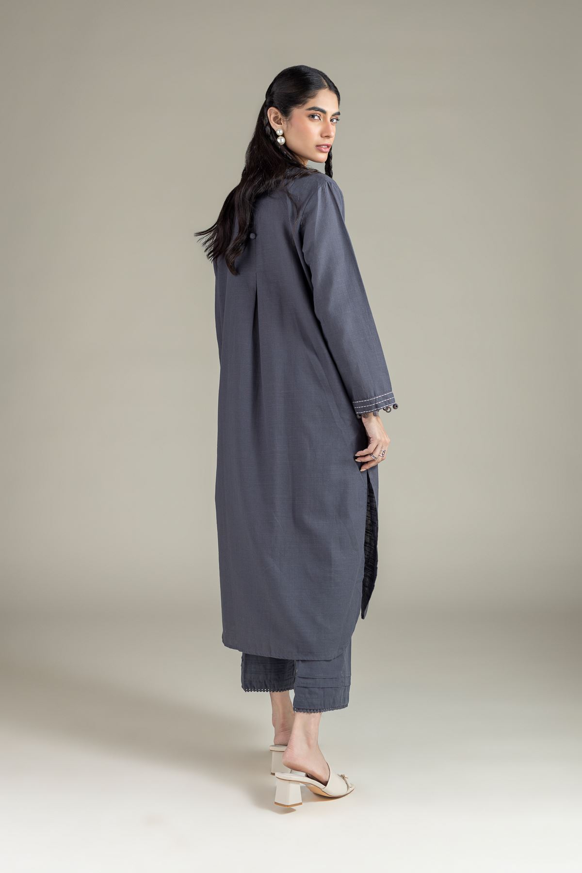 Embroidered Khaddar Kurta - 25-10-11E9-07TB-VG