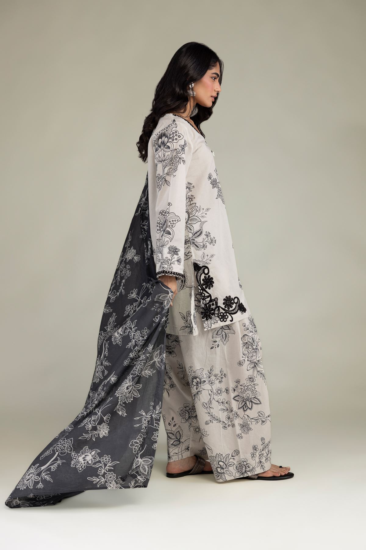 Embroidered Lawn Gray Lawn Dupatta - 1-26-102-A-F-VG