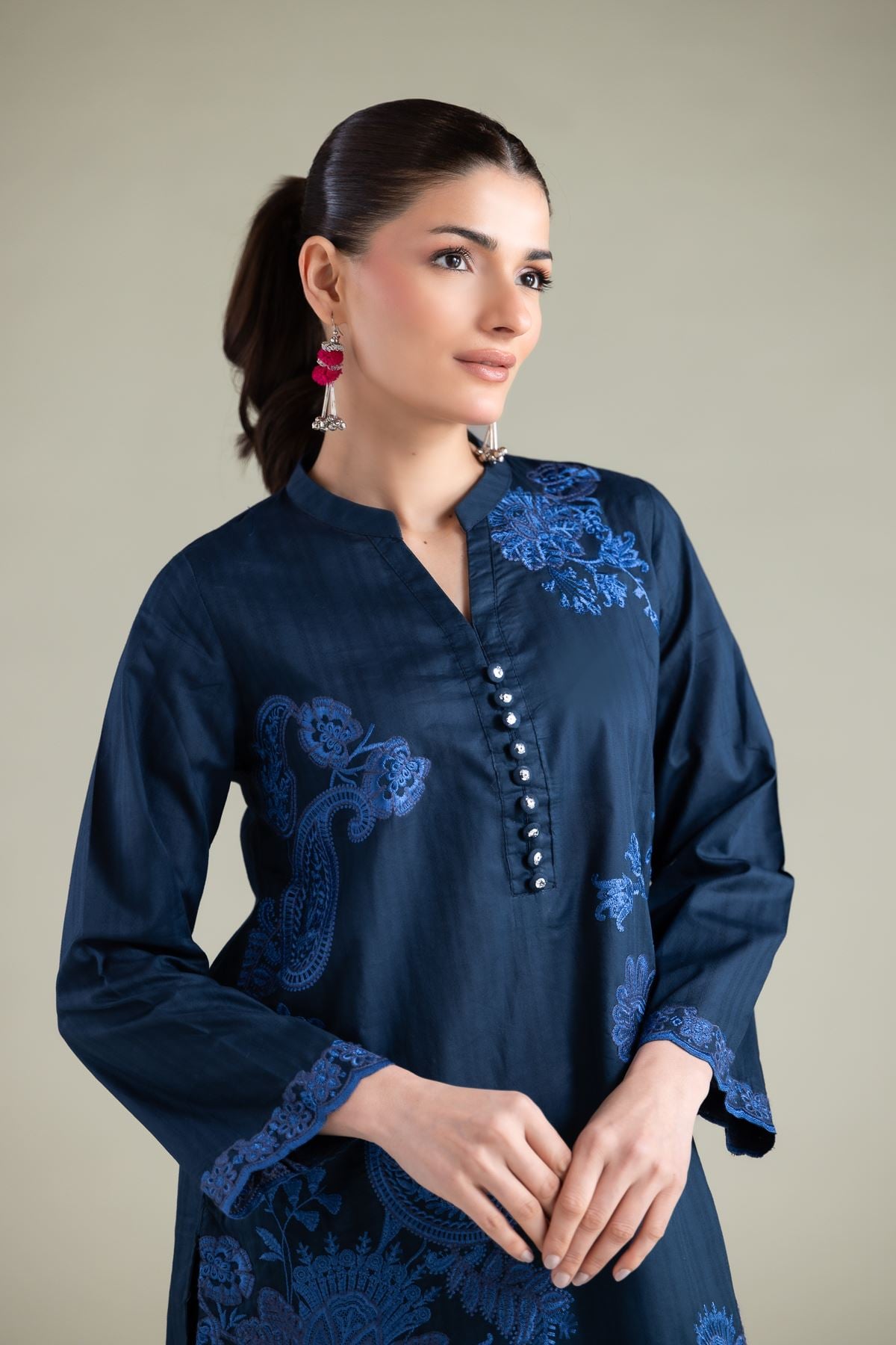 Embroidered Cotton Dobby Paisley Threadwork Kurta - 26-01-3E9-06TA-VG