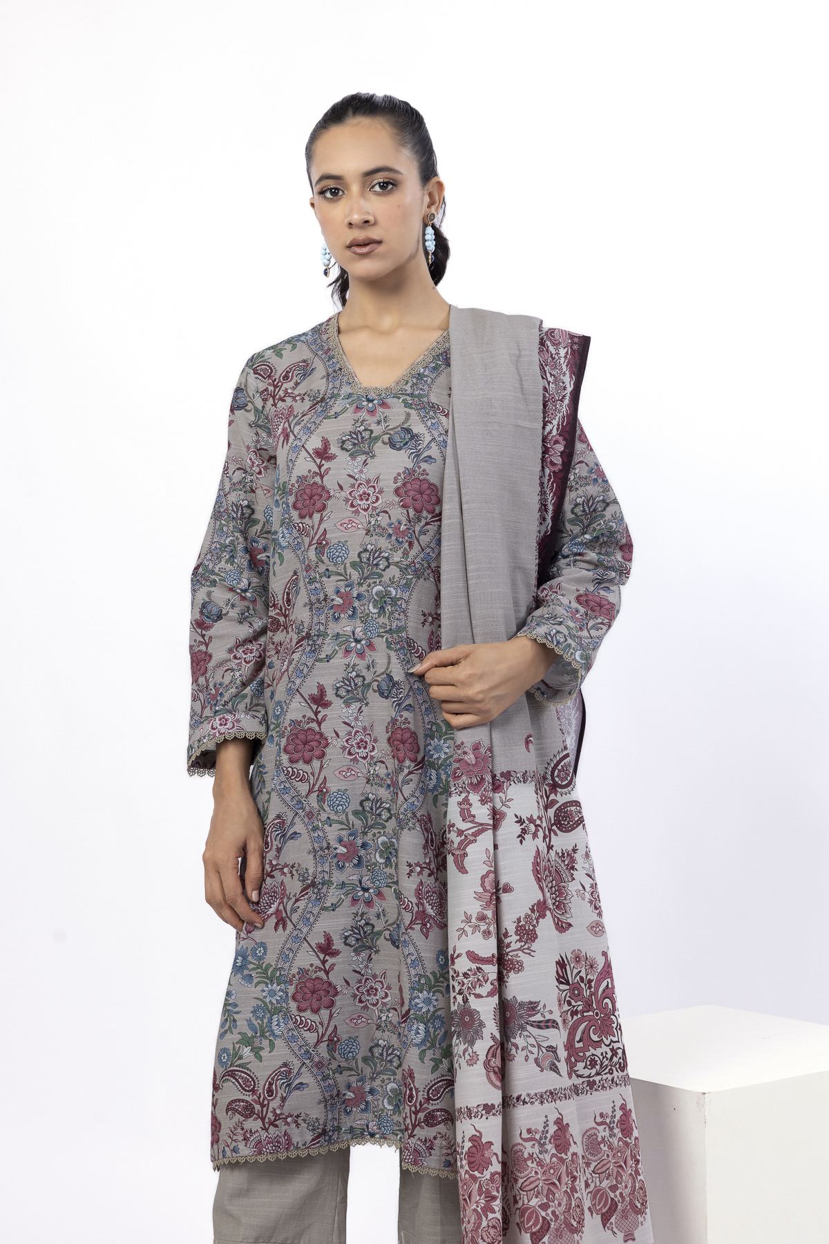 Embroidered Light Khaddar Fabrics 3 Piece - KW33B-VG